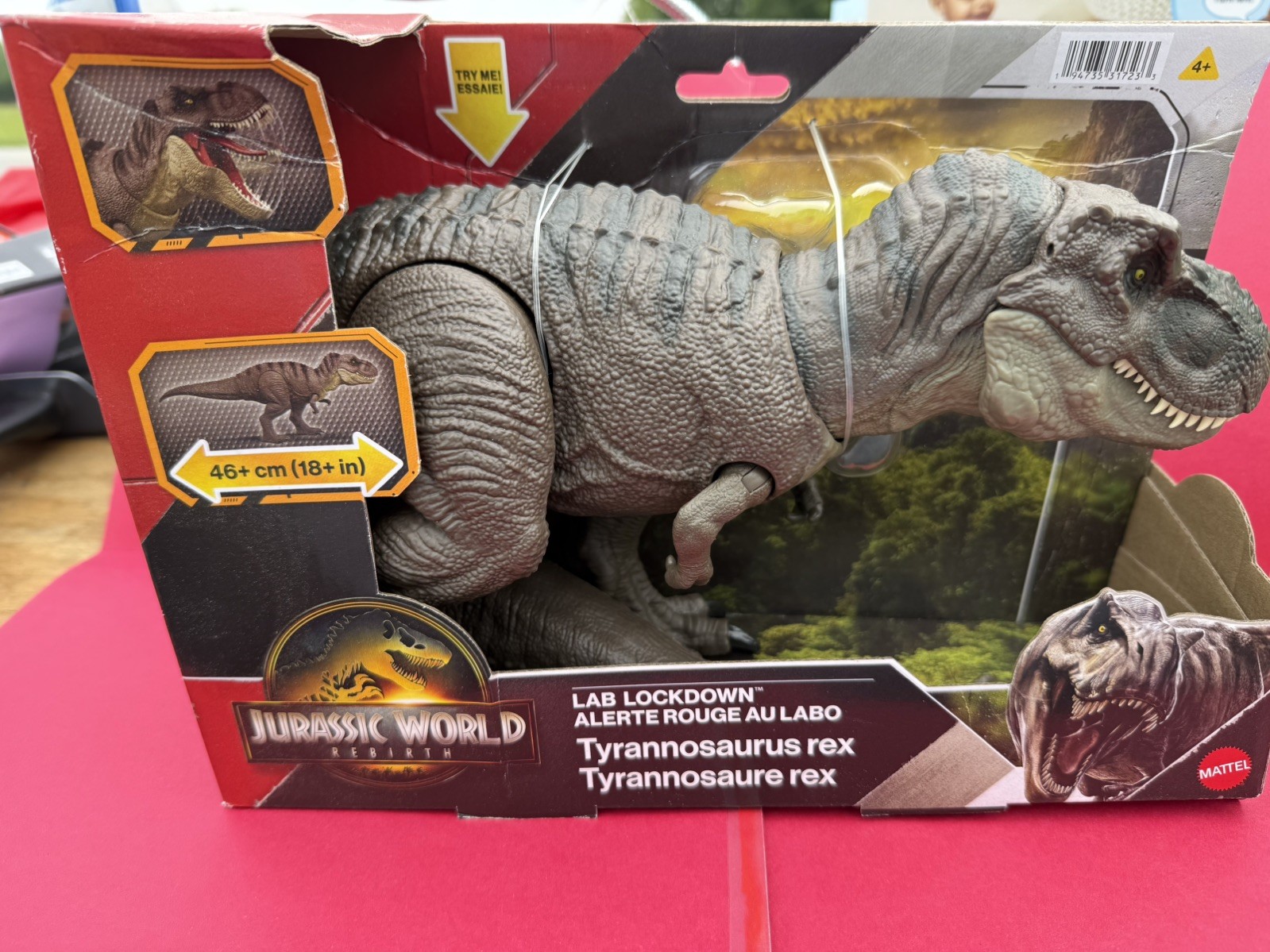 Mattel Jurassic World Rebirth Lab Lockdown Tyrannosaurus Rex JGM16