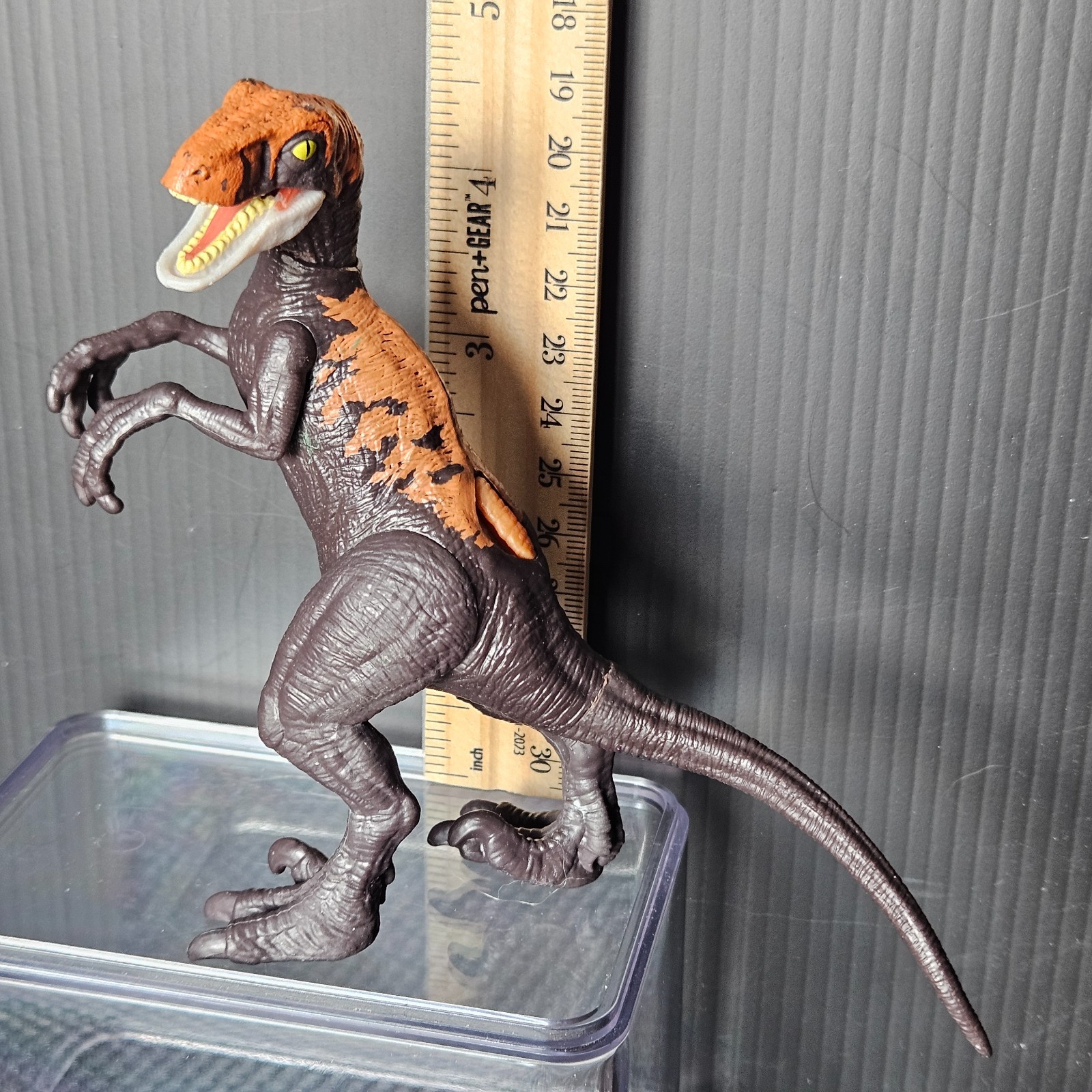 Jurassic World Dino Trackers VELOCIRAPTOR Action Figure POSEABLE Brown Orange