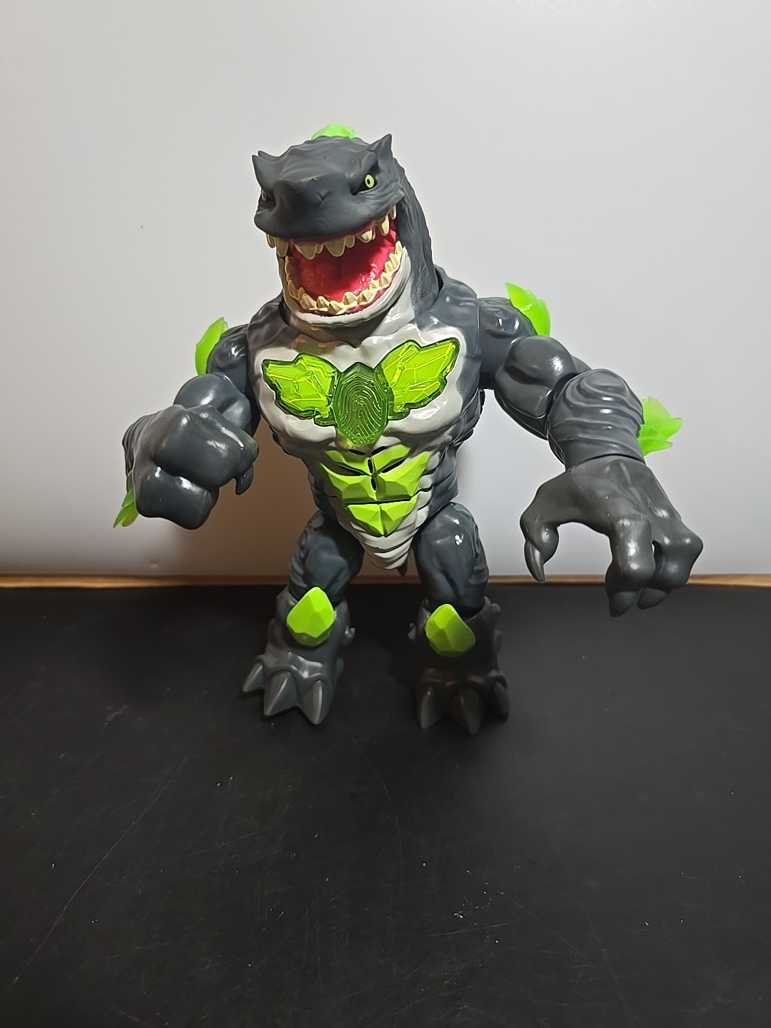 Beast Lab Shark Beast Creator Experiment Action Figure Light & Sound Tested