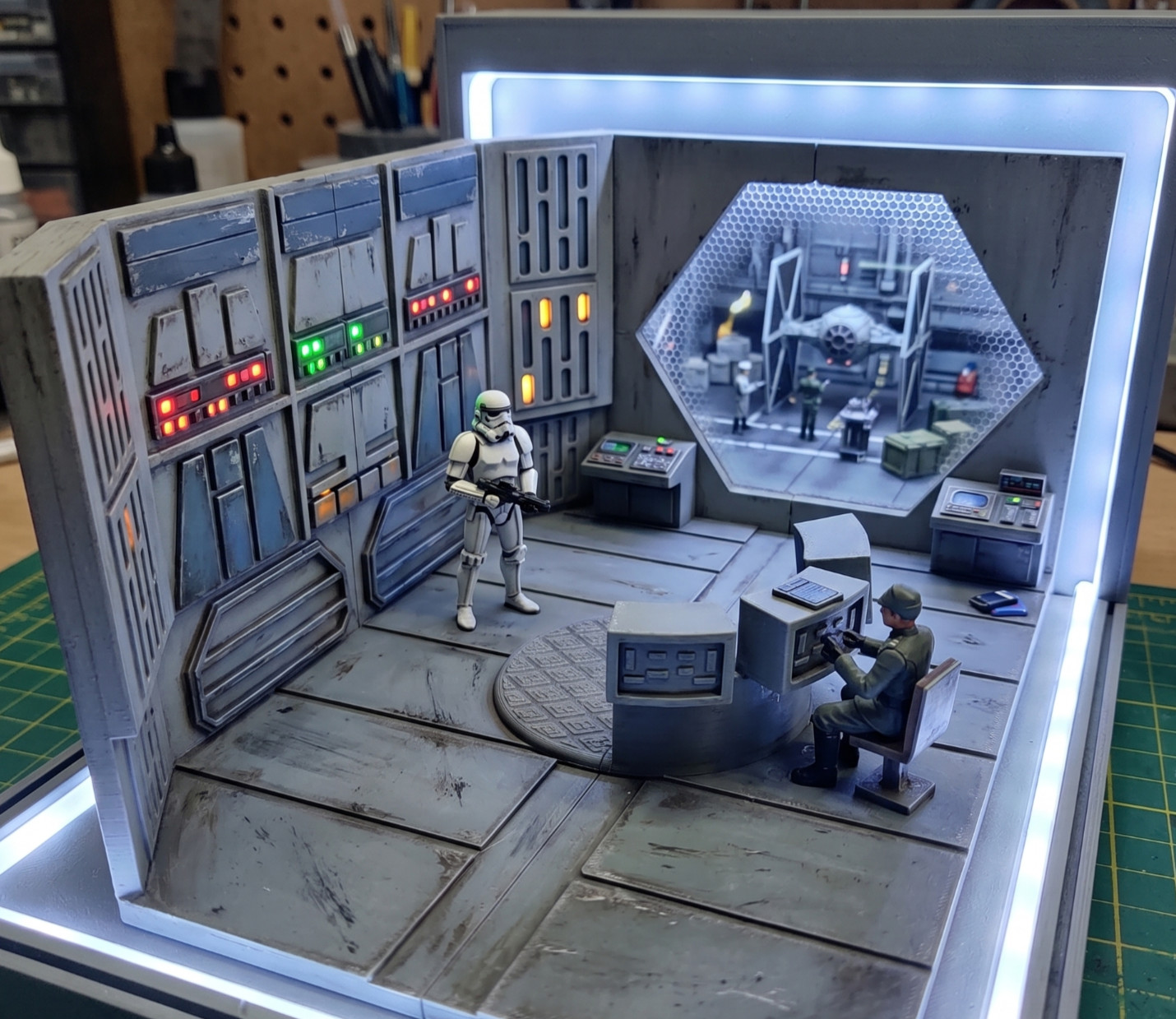 Star Wars Retro Death Star Detention Block – 3:75″ (1:18 Scale) Diorama Display