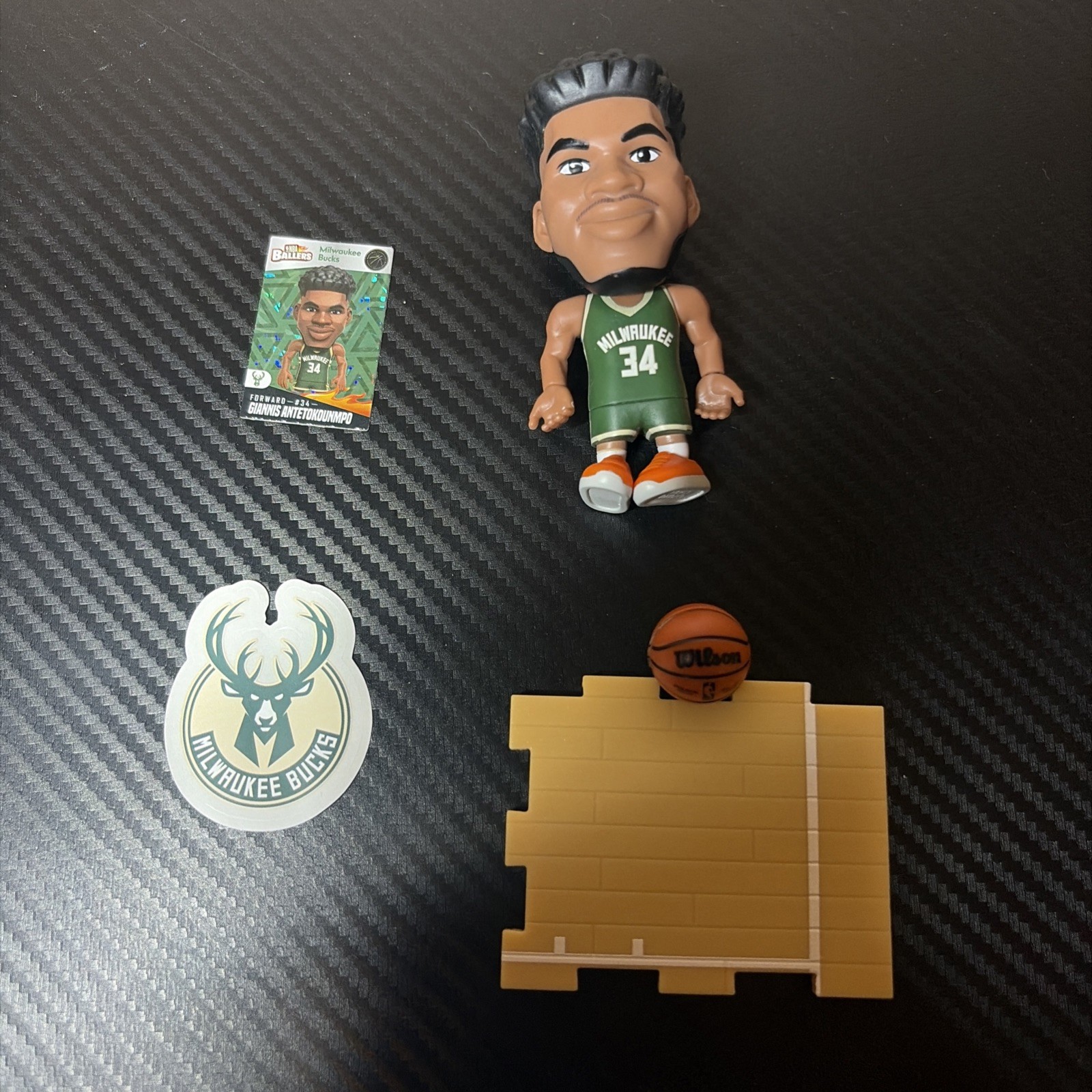 Giannis Antetokounmpo (Green) – Zuru 5 Surprise NBA Ballers Series 1- BRAND NEW