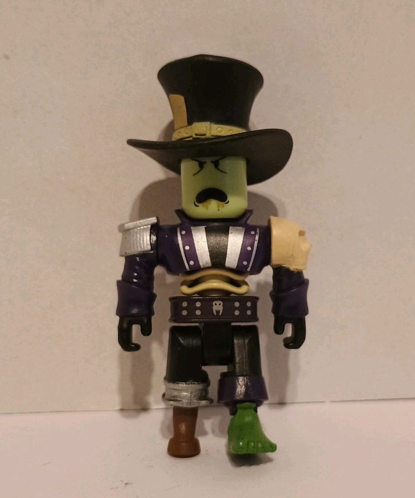 Roblox Toys Lot Of 10 Action Figures Collection Includes Accessories *No Codes*