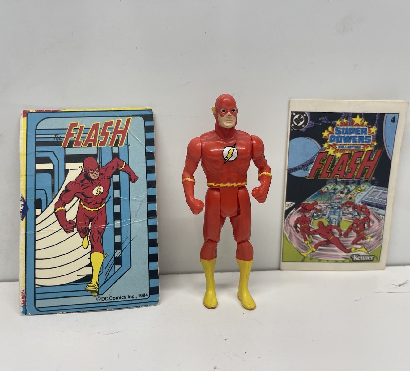 Flash W mini Comic & Card Super Powers Vintage Kenner Line 4” Loose Barry Allen