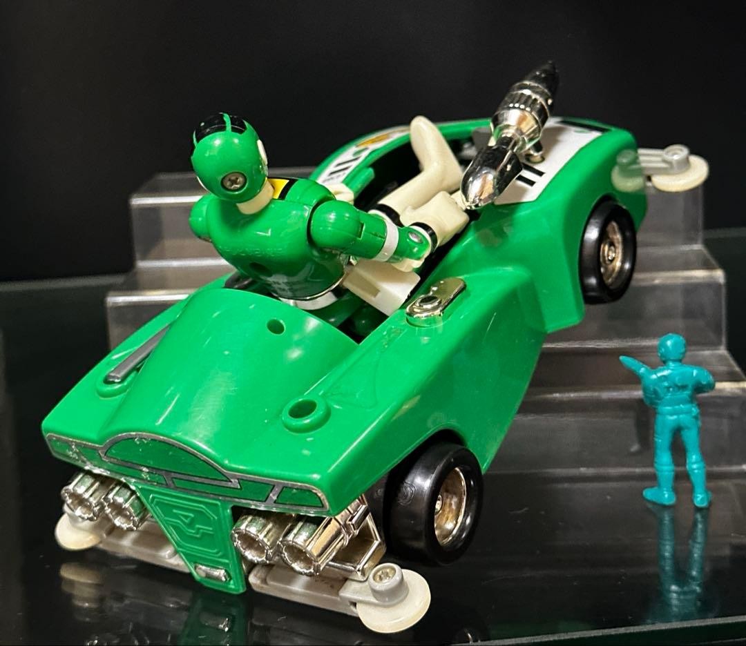 Bandai CarRanger Power Ranger Green Racer Figure Set RV Robo Parts Missing