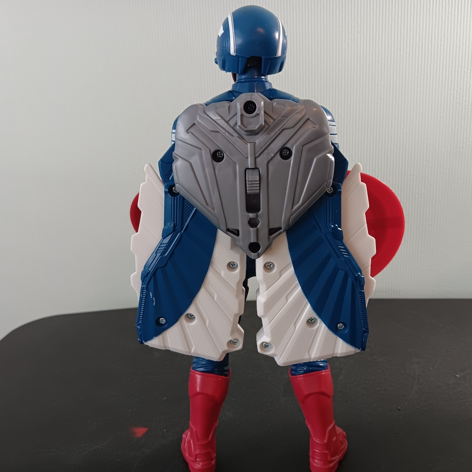 Marvel Avengers Captain America Brave New World 10 1/2″ Action Figure