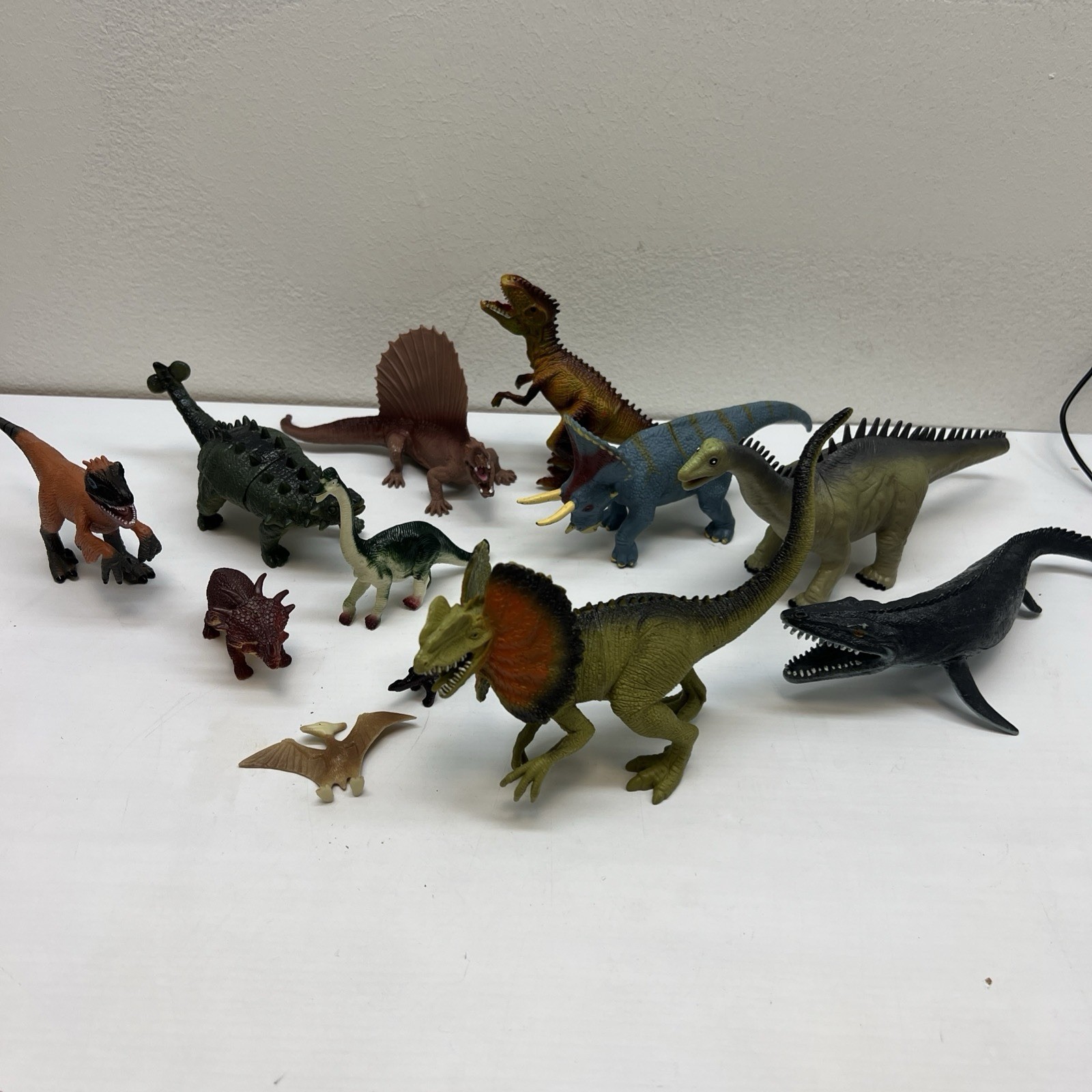Lot Of 10Misc sizes Plastic Dinosaurs. Varies Types Excellent Vintage 2000s