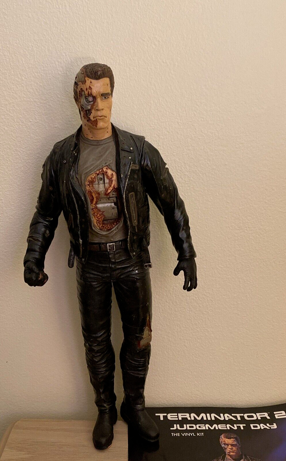 Terminator 2 Judgement DayT~800 Schwarzenegger already assembled vinyl kit