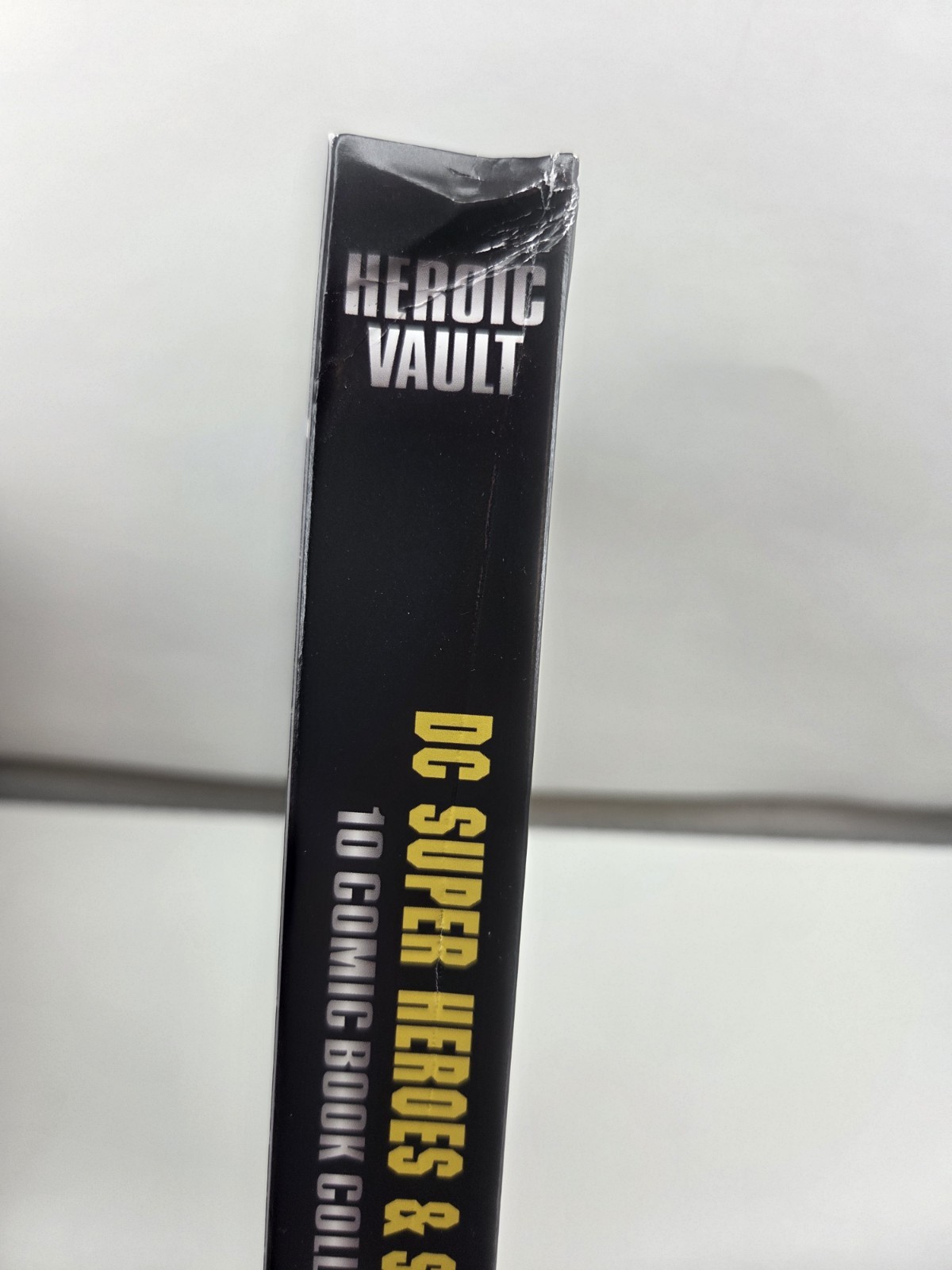 DC Comic Heroic Vault Super Heroes &Super-Villains 10 Comic Book Collector’s Set