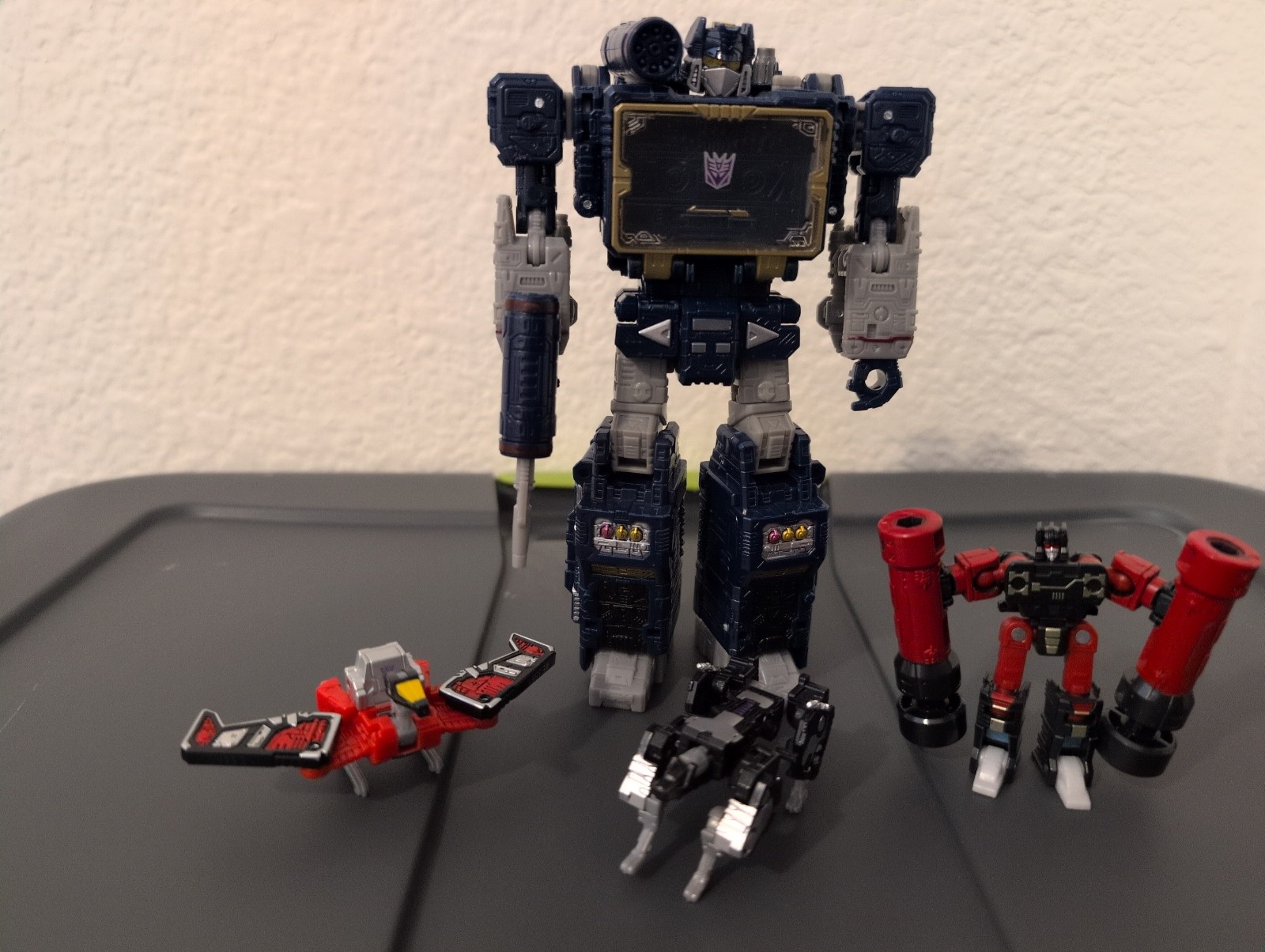 Transformers Legacy Soundwave, Laserbeak, Ravage, Frenzy, Storm Cloud, Visper