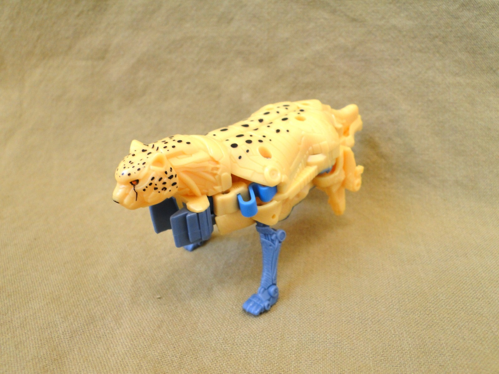 MISSING LEG Transformers Rise of the Beasts -Flex Changers: Cheetor Action Figur