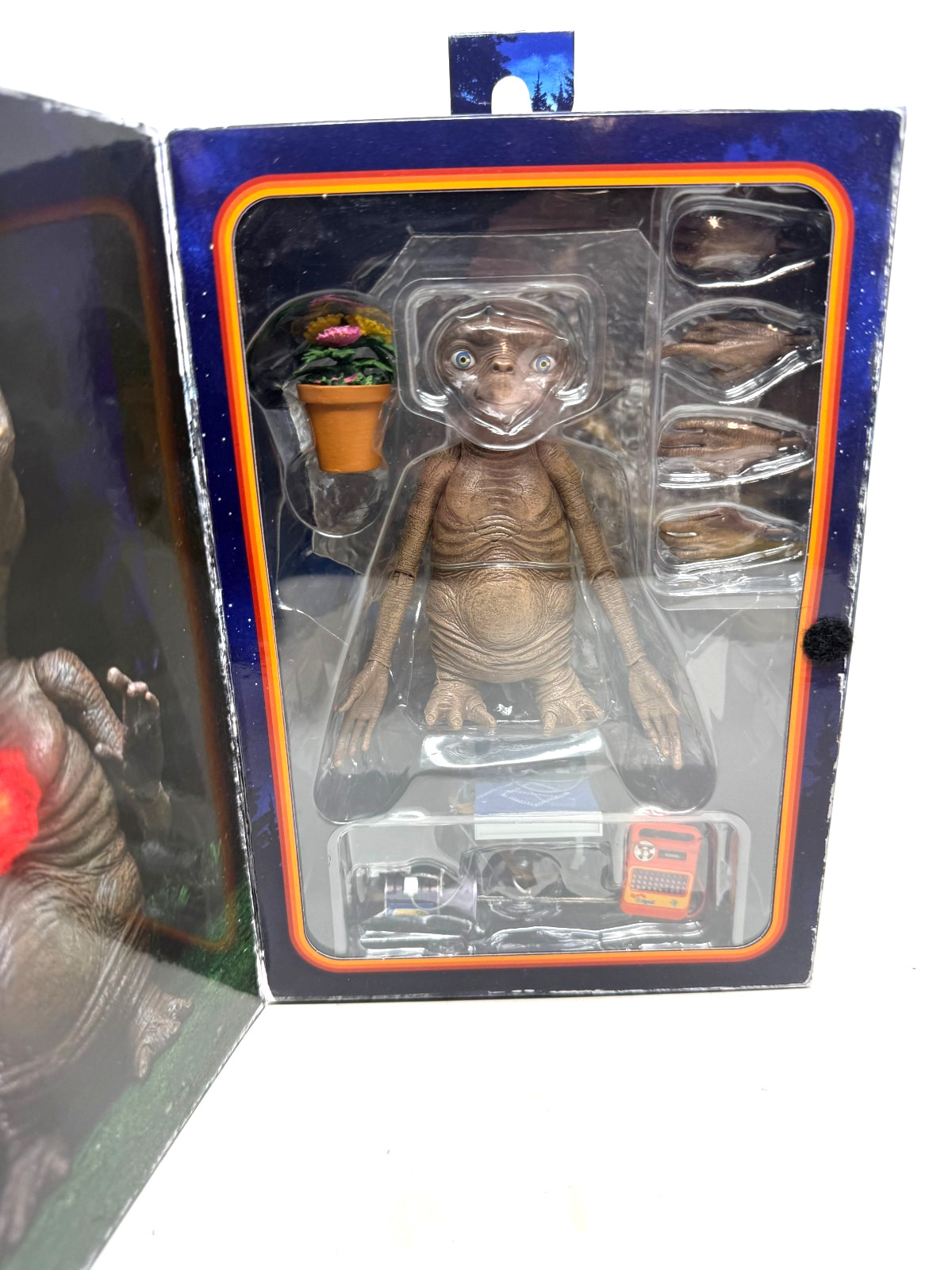 NECA E.T. Extraterrestrial Deluxe Ultimate ET SEALED Action Figure