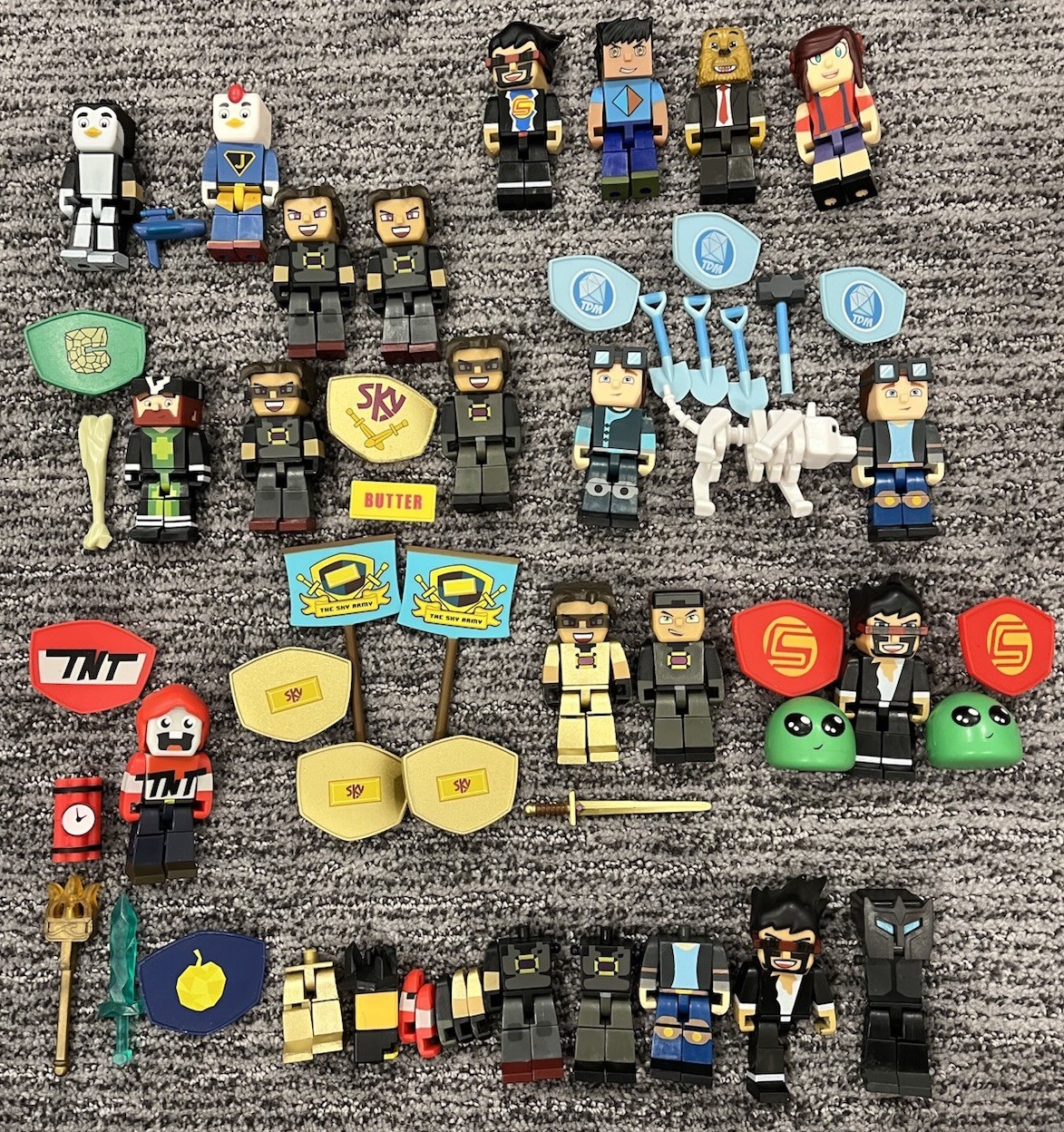Tube Heroes Huge Toy Figure Lot Minecraft Jazwares With Shields & Accessories