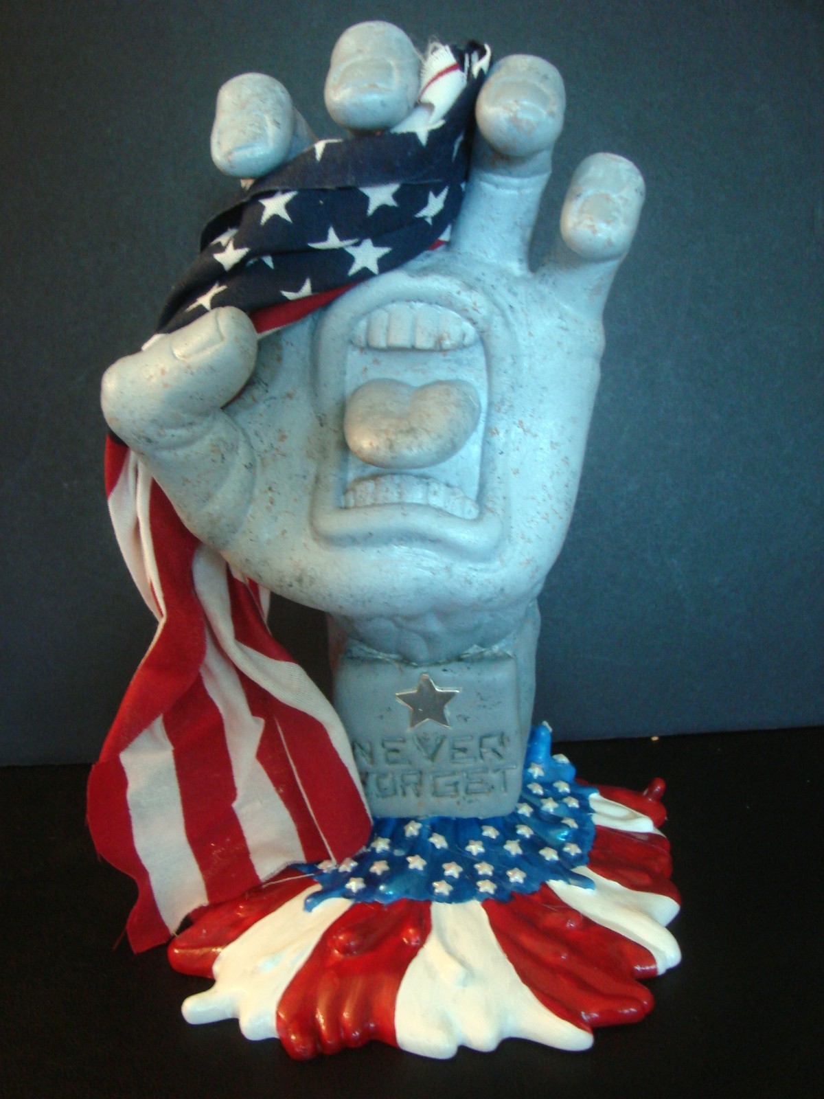 NEVER FORGET HAND Custom Kidrobot Santa Cruz Skateboards Screaming Hand Figure