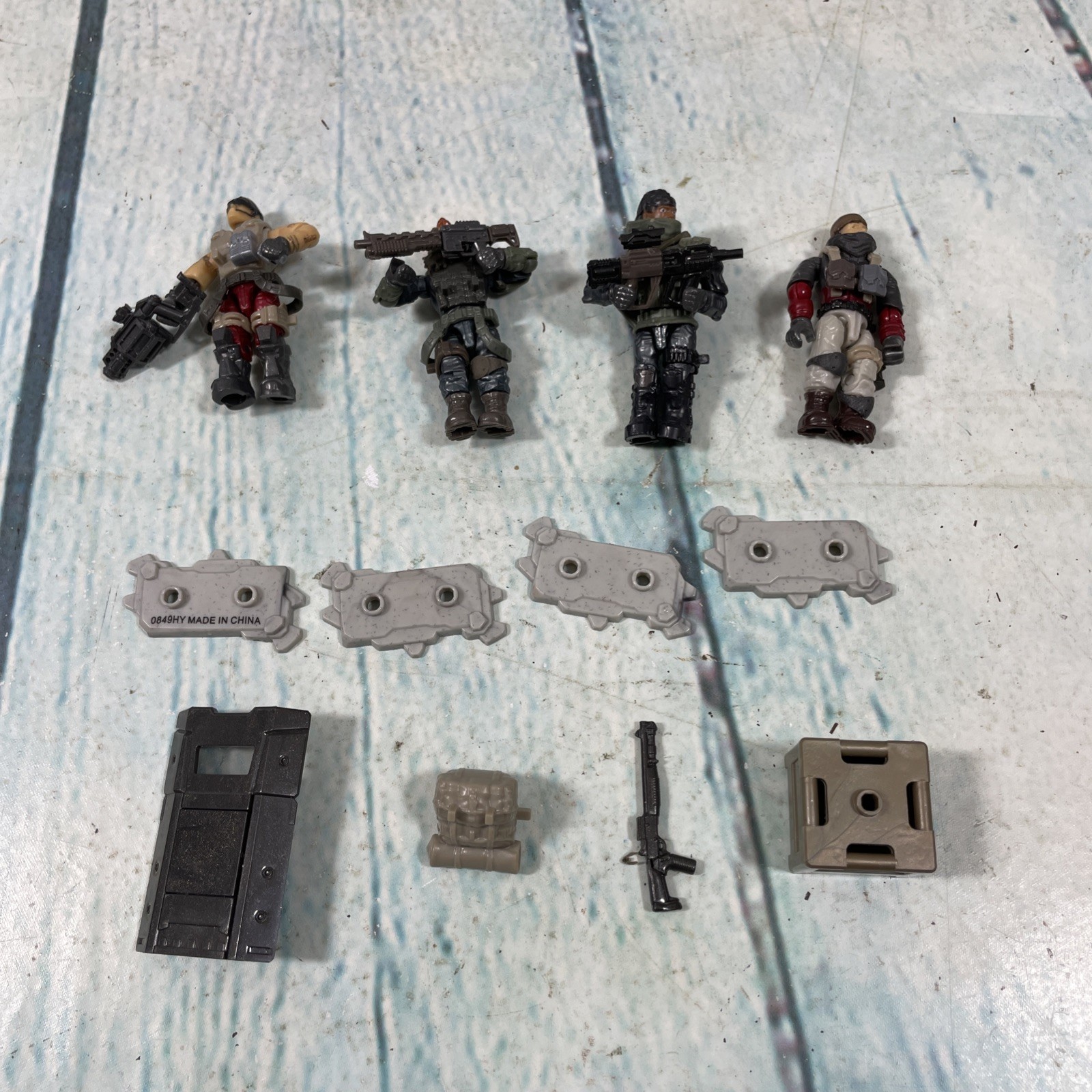 Lot of 4 Mega Construx Call of Duty Action Figures Mini Figure & Accessories