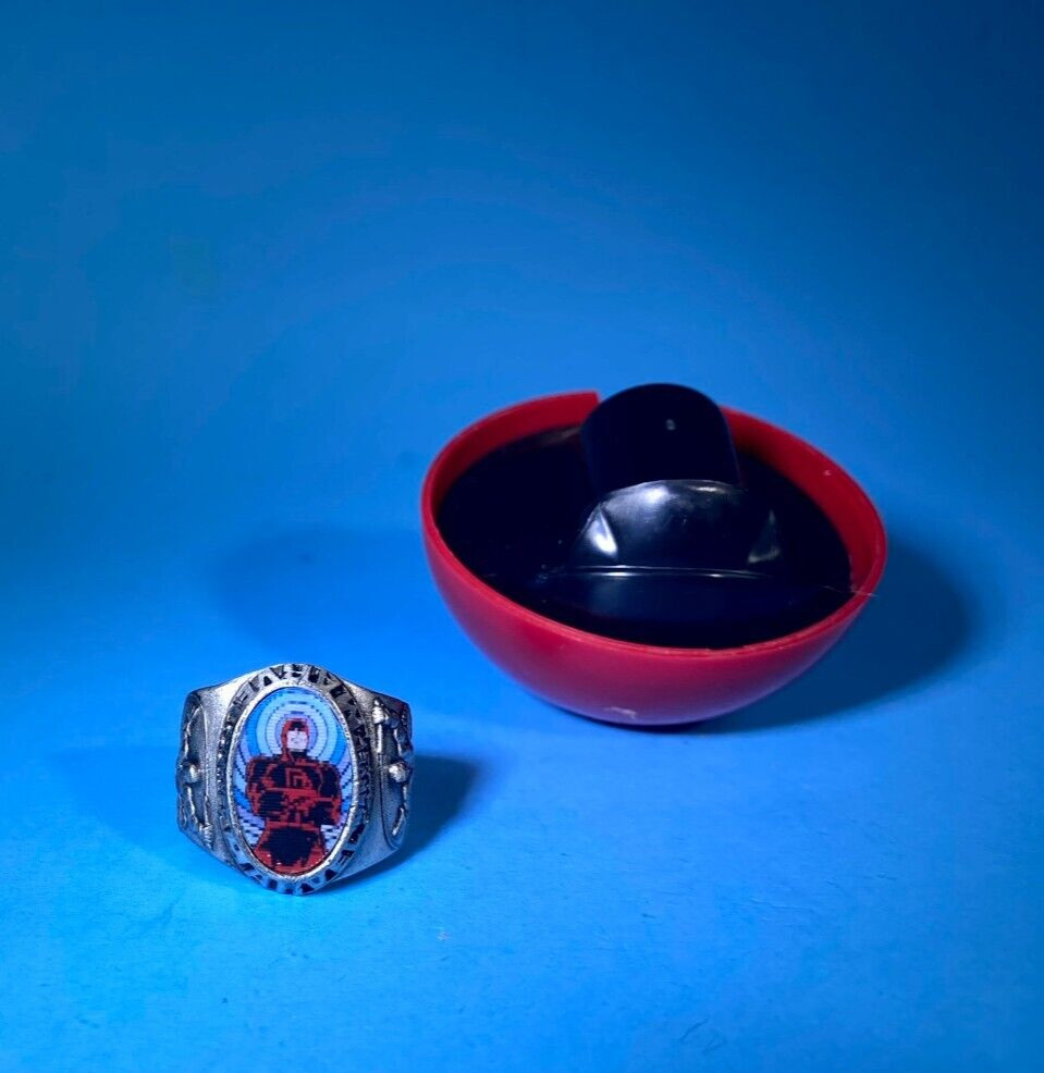 Vintage Marvel Flickers Daredevil Sense Collectible Metal Ring & Stand 2004 WD05