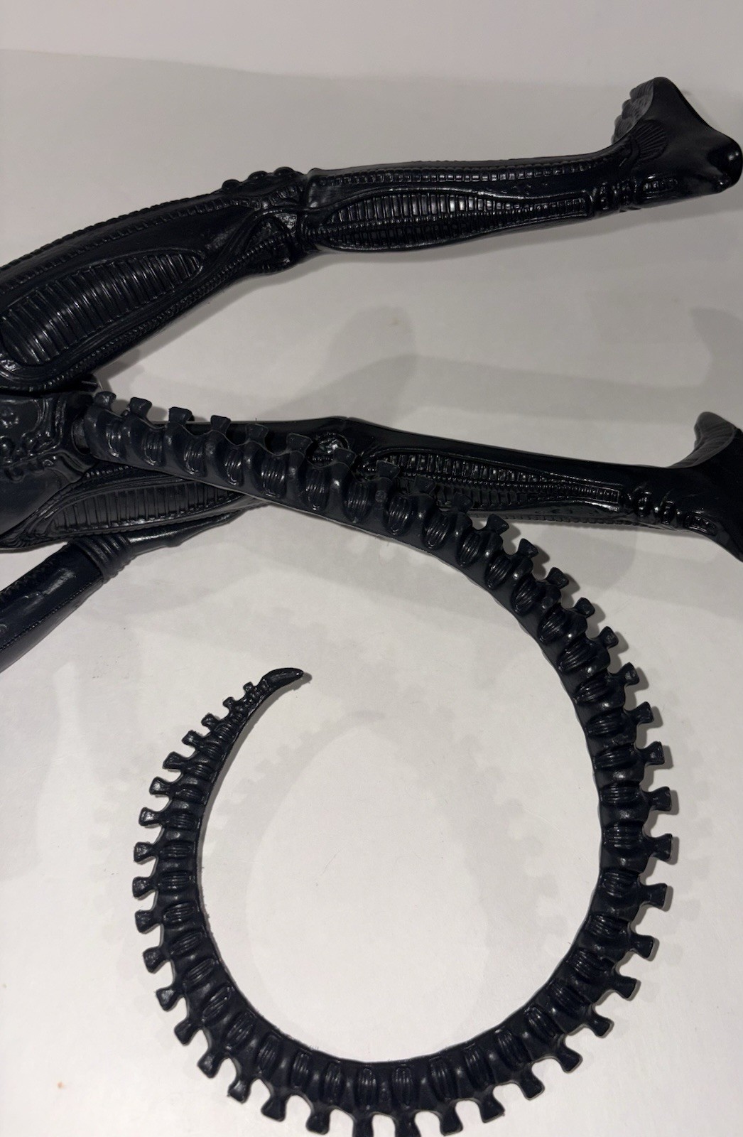 ALIEN KENNER 1979 BIG CHAP FIGURE 18” Excellent Condition Repro Dome