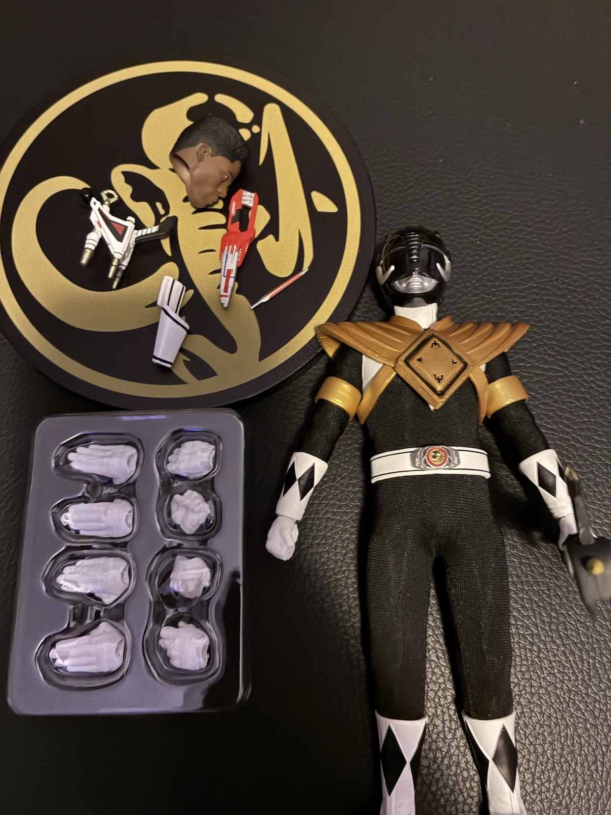 Mezco One : 12 Black Ranger Power Rangers Action Figure