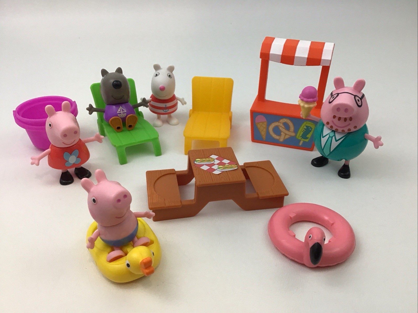 Peppa Pig Peppa’s Adventures Beach Swimming Mixed Lot Of 12 Pieces Figures