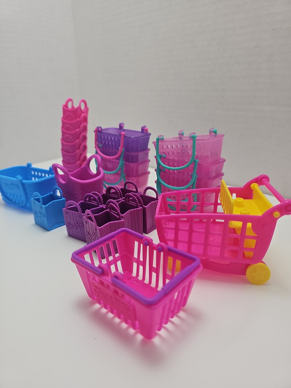 Shopkins Lot of Shopping Bags & Baskets Bundle Lot Of 26 Variety Pieces