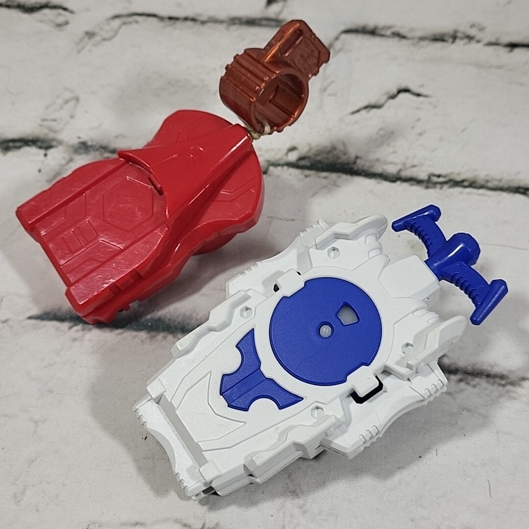 Beyblade Burst Left Spin String Pull Launchers Tomy Takara Lot Of 2 Red Blue