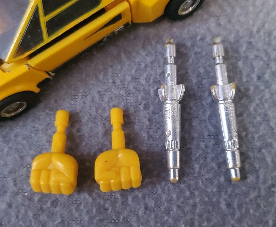 Vintage Transformers G1 Sunstreaker Lot 1984 Yellow Lamborghini Countach LP500S