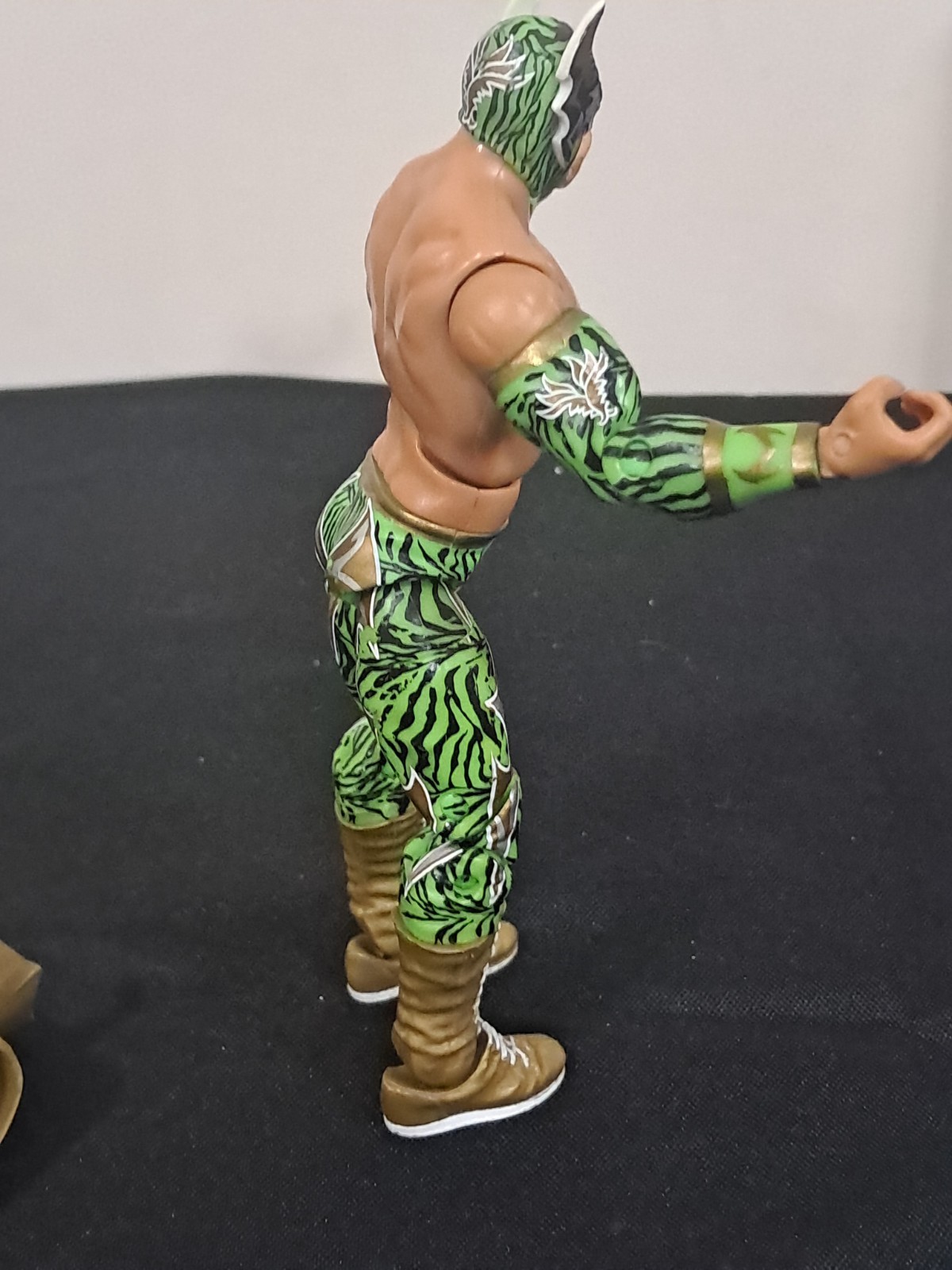 WWE Mattel Elite Collection Series 25 Sin Cara Action Figure W/ ENTRANCE JACKET