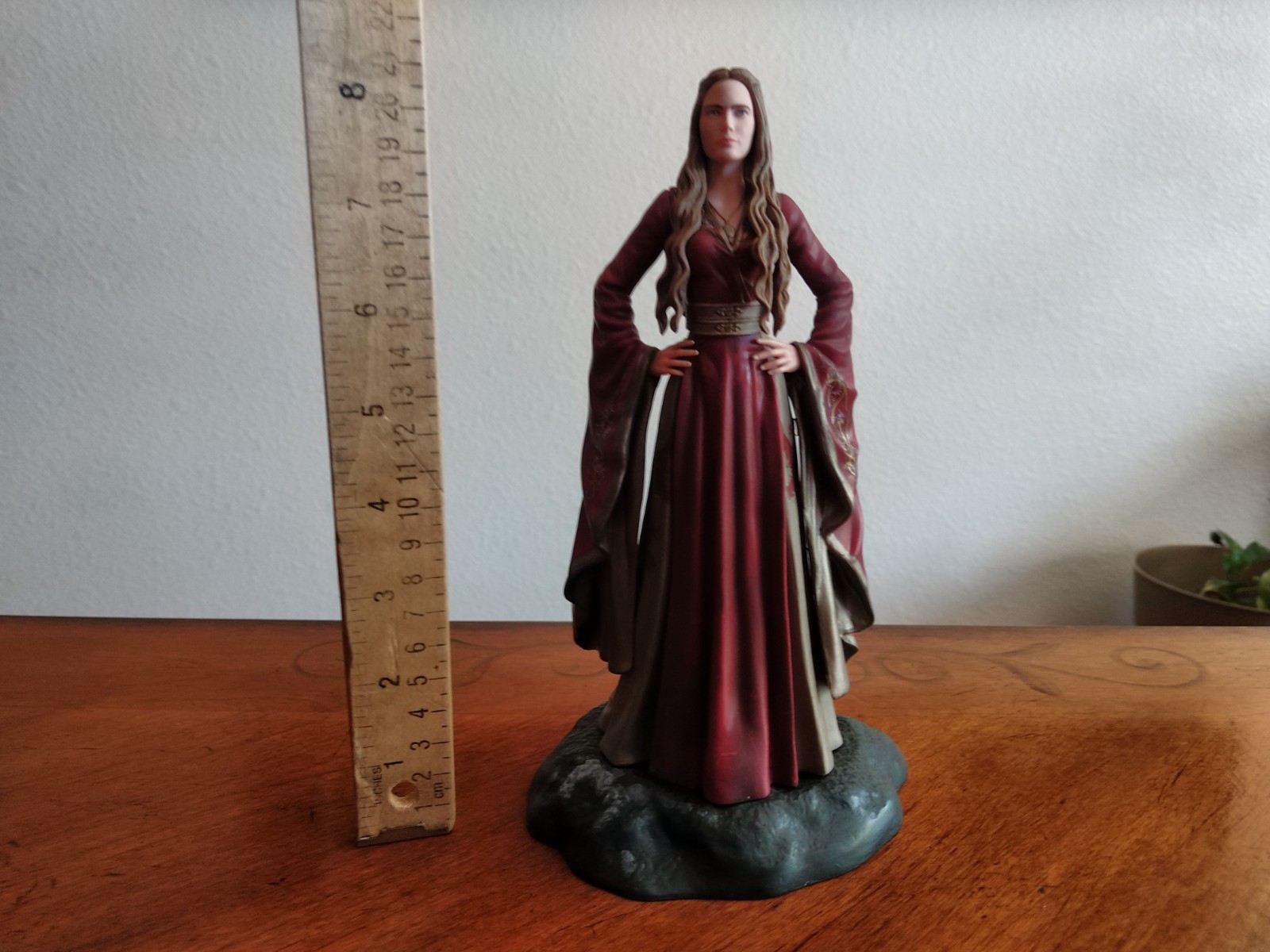 Dark Horse Game Of Thrones Cersei Baratheon Figure No Box 8.5” Tall HBO 2014