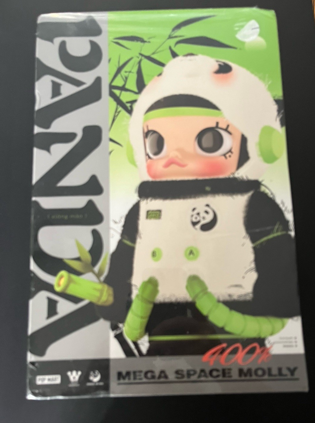 Pop Mart MEGA SPACE MOLLY 400% PANDA Collectible Limited Edition Figure Sealed