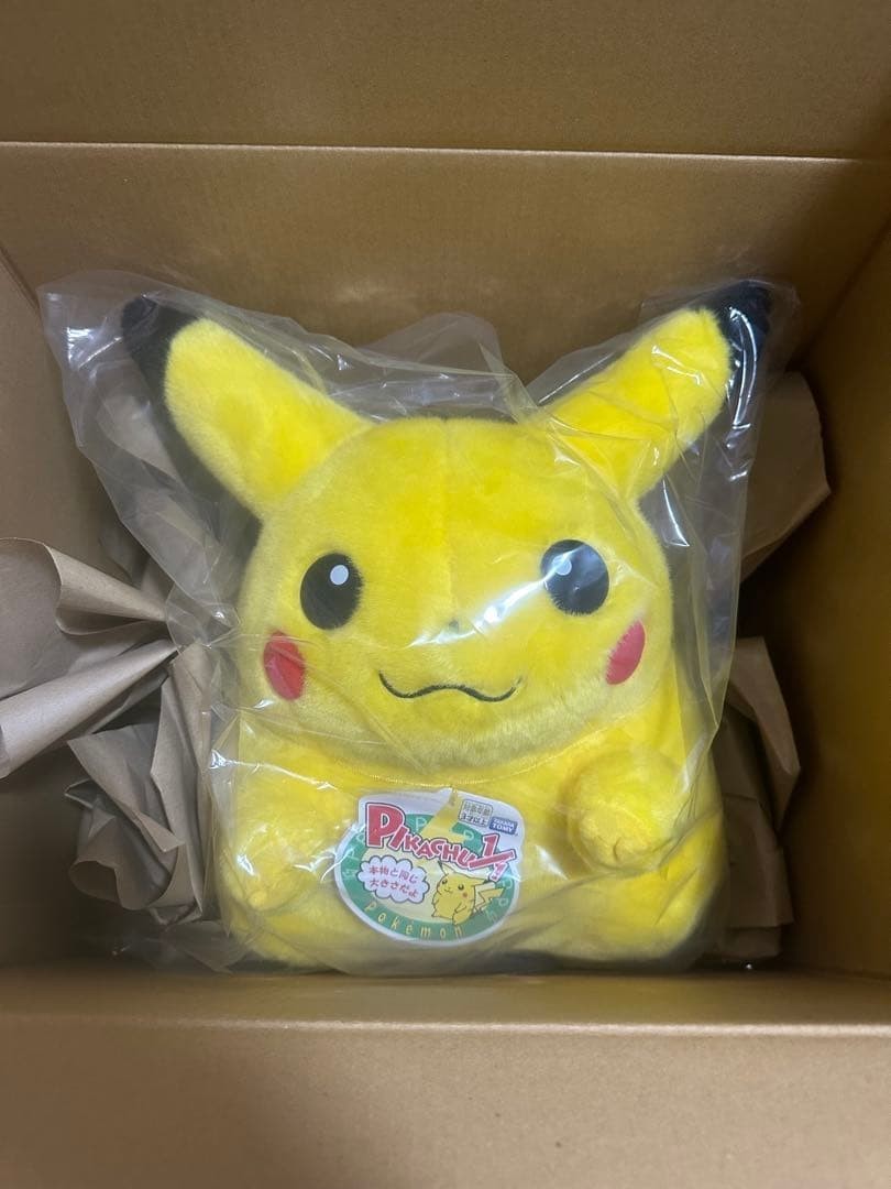 TAKARA TOMY Pokémon 30th Anniversary Welcome Back! Pikachu 1/1 Scale Figure