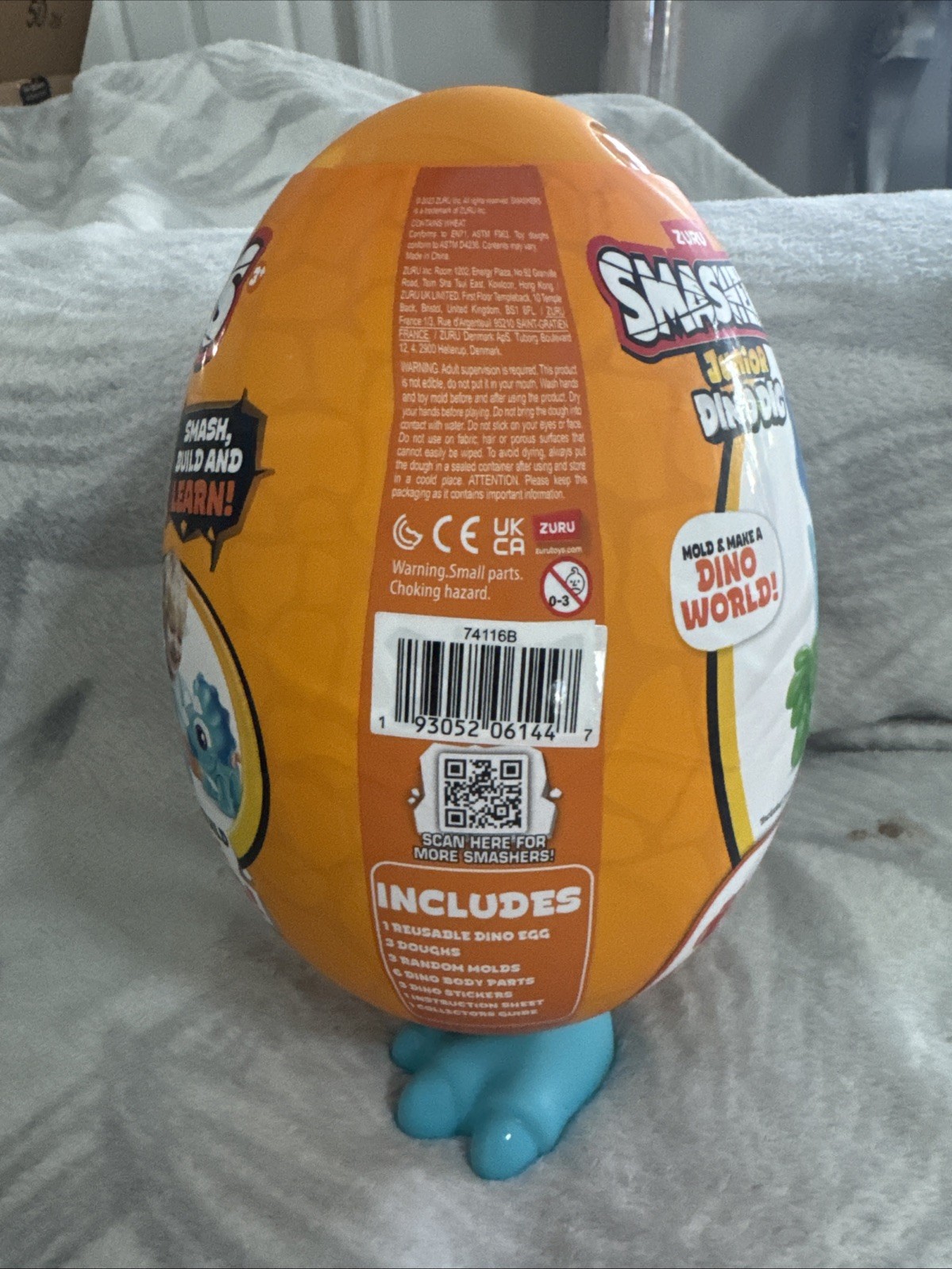 Smashers Junior Dino Dig Egg with 18 Surprises and 500g Dino Dough Toy New