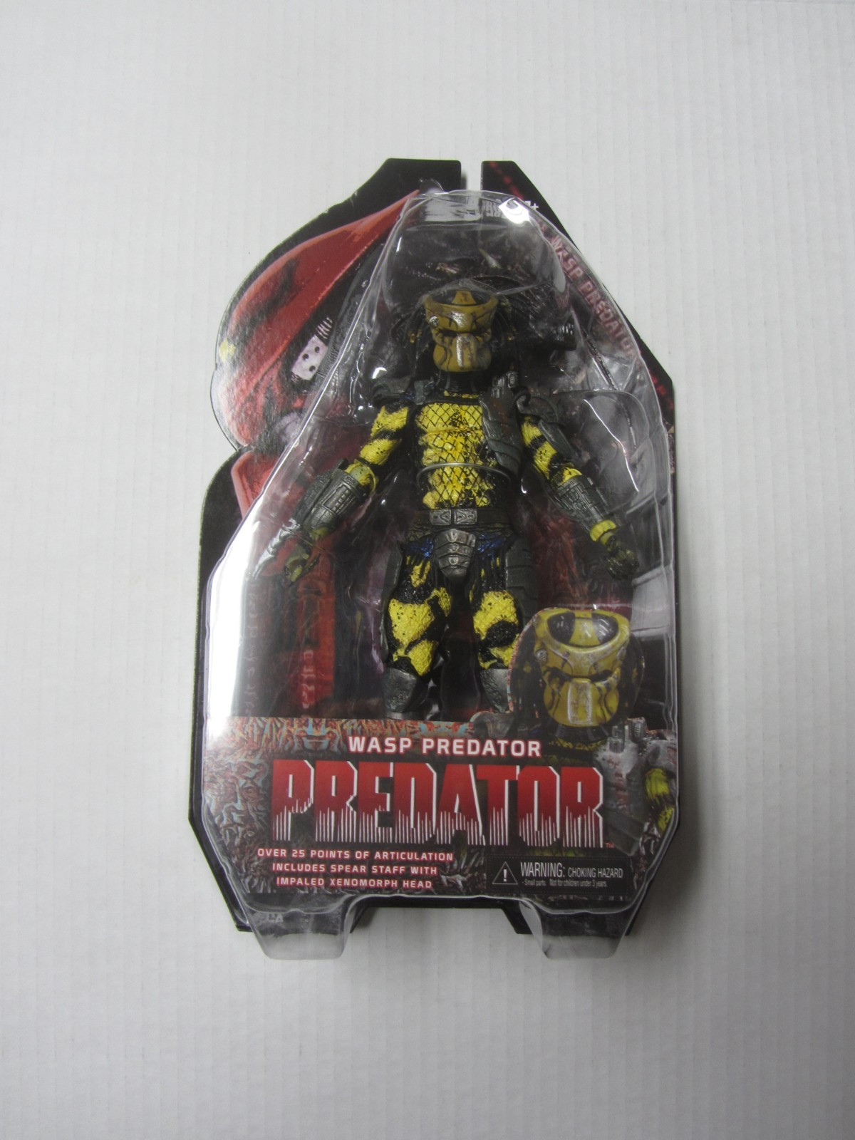 2013 Neca Predator WASP PREDATOR 7.5″ Figure w/ Staff impaled Xenomorph Head