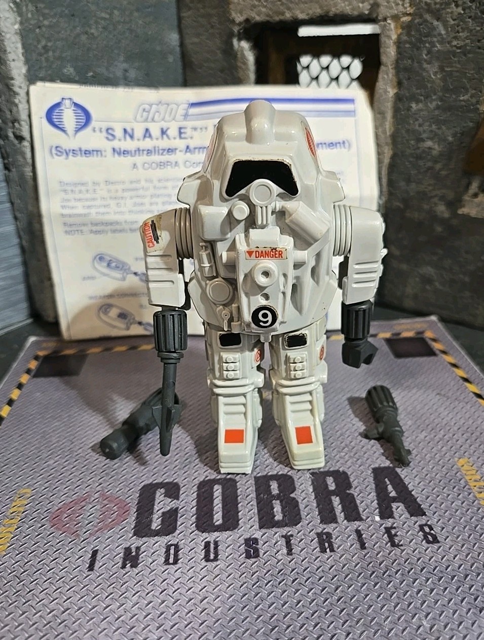 GI JOE ~ 1983 SNAKE ARMOR ~ S.N.A.K.E. ~ 100% COMPLETE & WHITE BLUEPRINTS