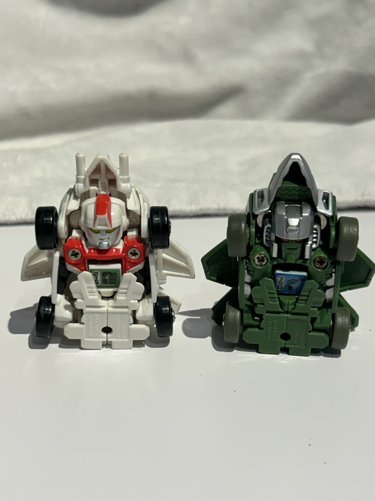 Transformers Bot Shots Skyquake Green And Jetfire White Red Micro Robots Hasbro