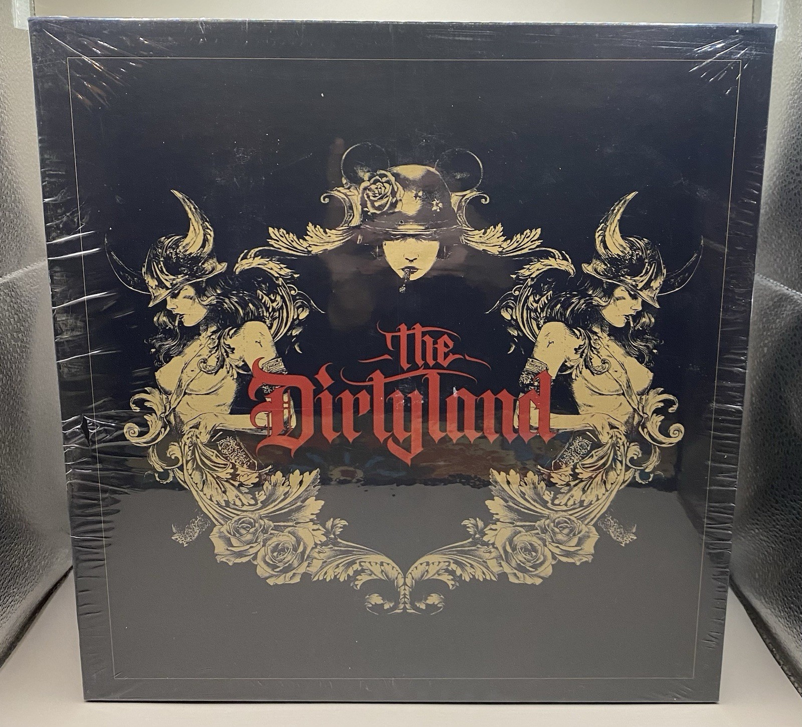 Brian Viveros DCON21 The Dirtyland Bull Headed Figure Limited Edition