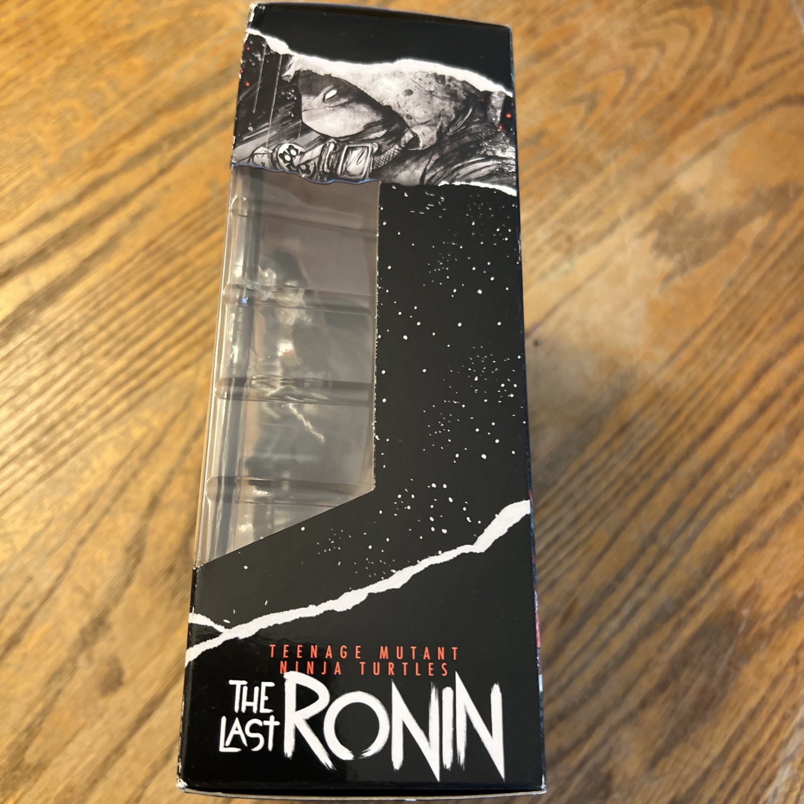 TMNT THE LAST RONIN ACTION FIGURE WITH WEAPONS w/ Staff & Sai BRAND NEW