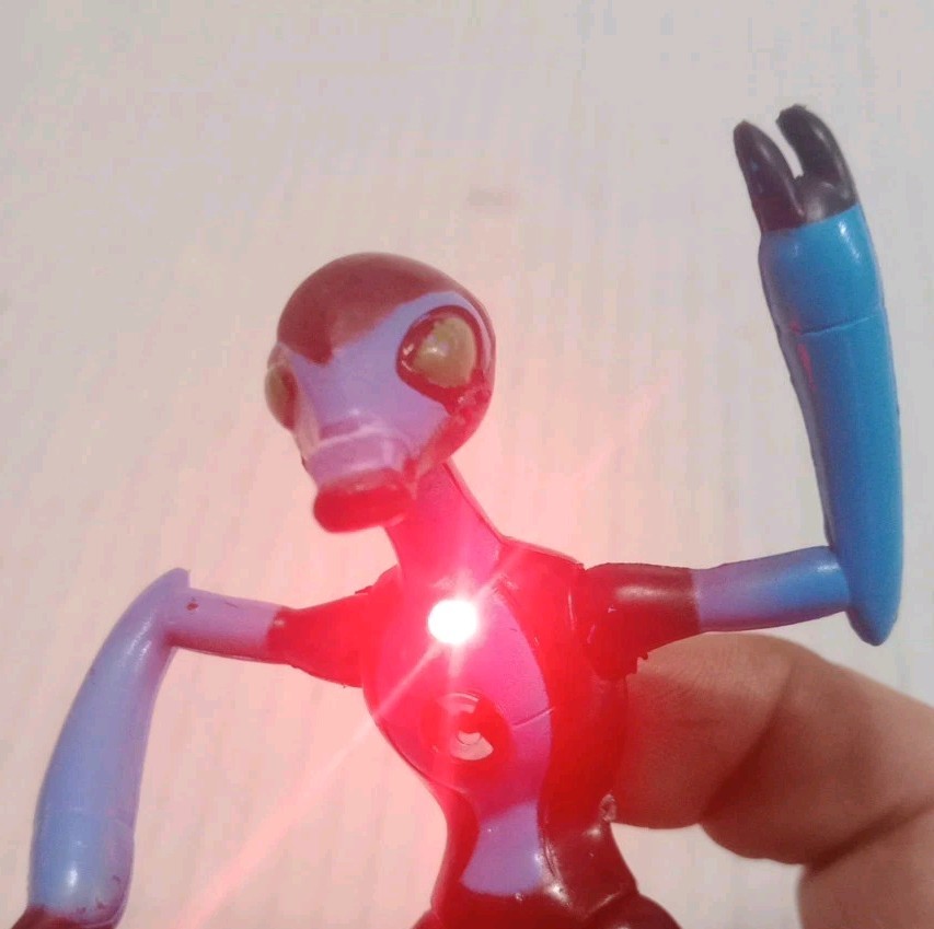 Ben 10 XLR8 Alien Force Battle Action Figure 4″, Cartoon Network, Lights Up