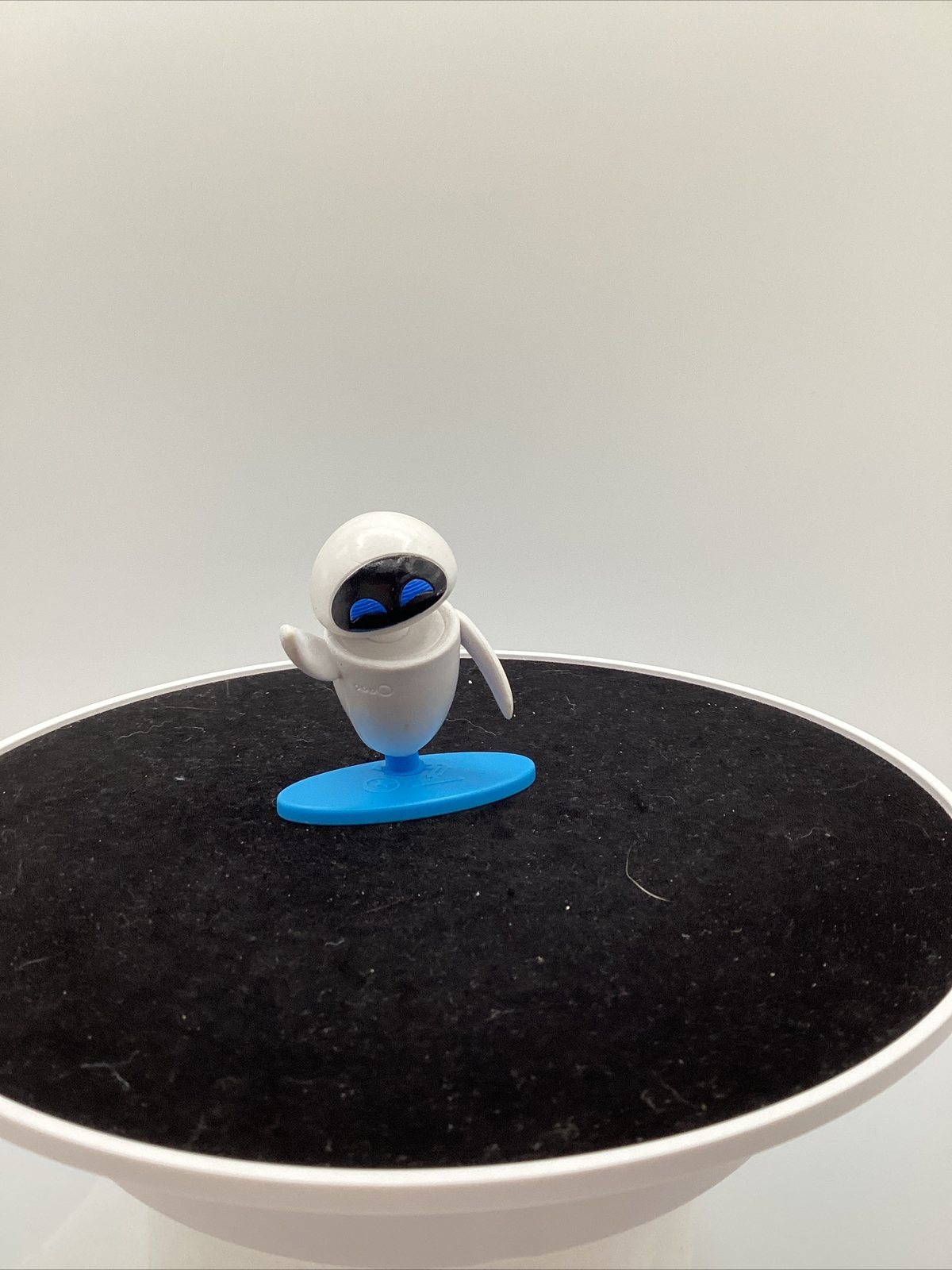 Disney Wall E Eve 2.5″ Inch PVC Robot Plastic Figure Figurine Cake Topper 7-1