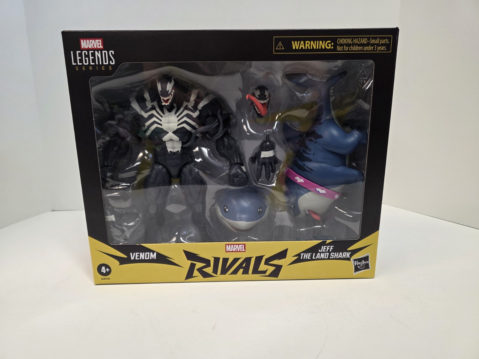 Marvel Legends Series Rivals Venom & Jeff Land Shark 6″ In Hand