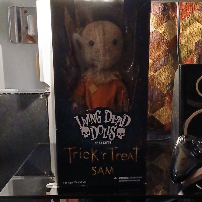 Living Dead Dolls Presents Trick ‘r Treat Sam Action Figure Movie Theme Orange