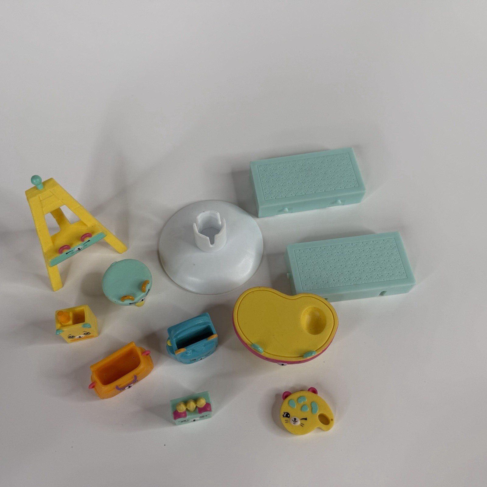 Shopkins HAPPY PLACES Assortment Lot of 11
