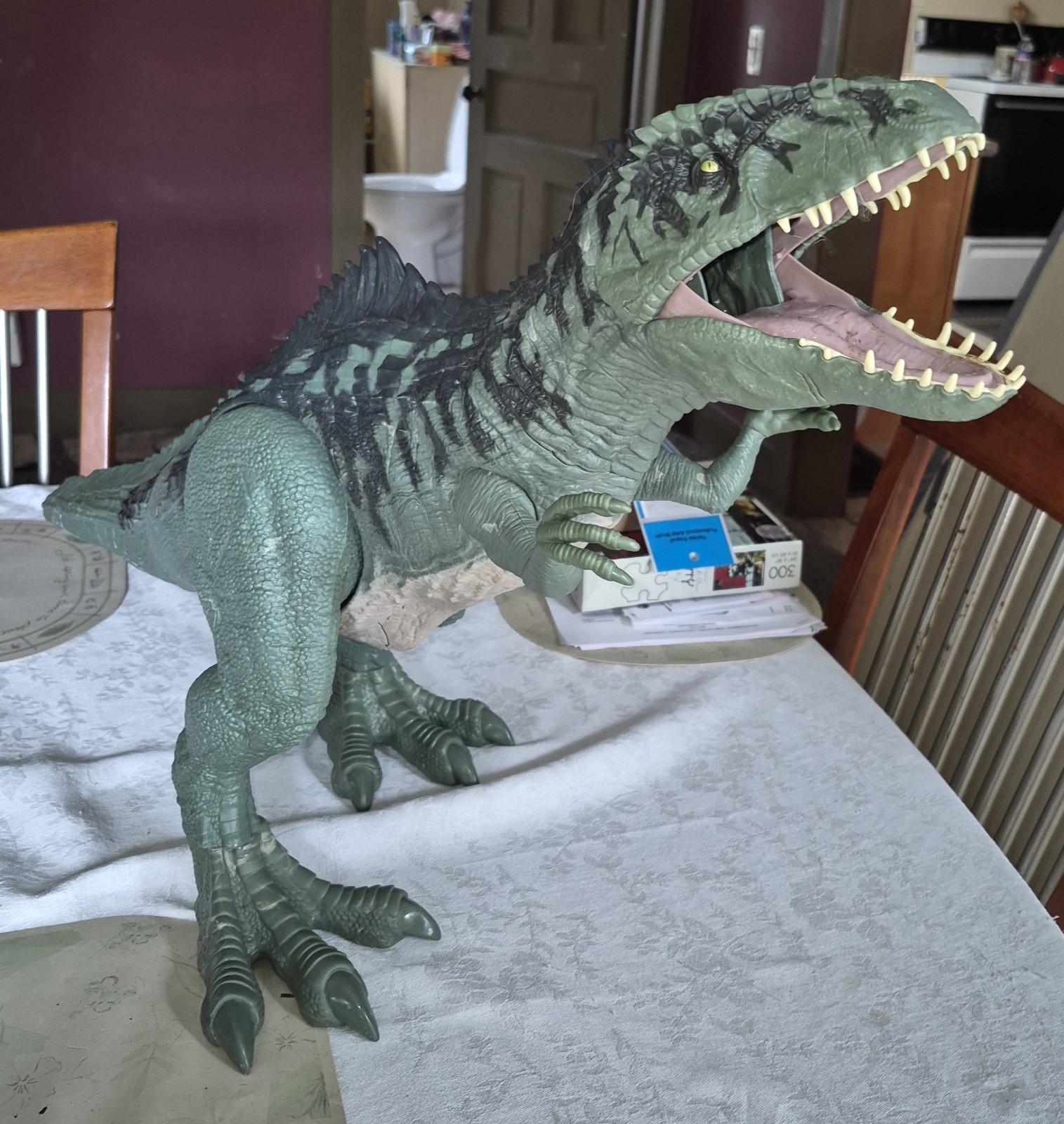 Jurassic World Action Figure Dominion Super Colossal Giganotosaurus 3 Feet Long