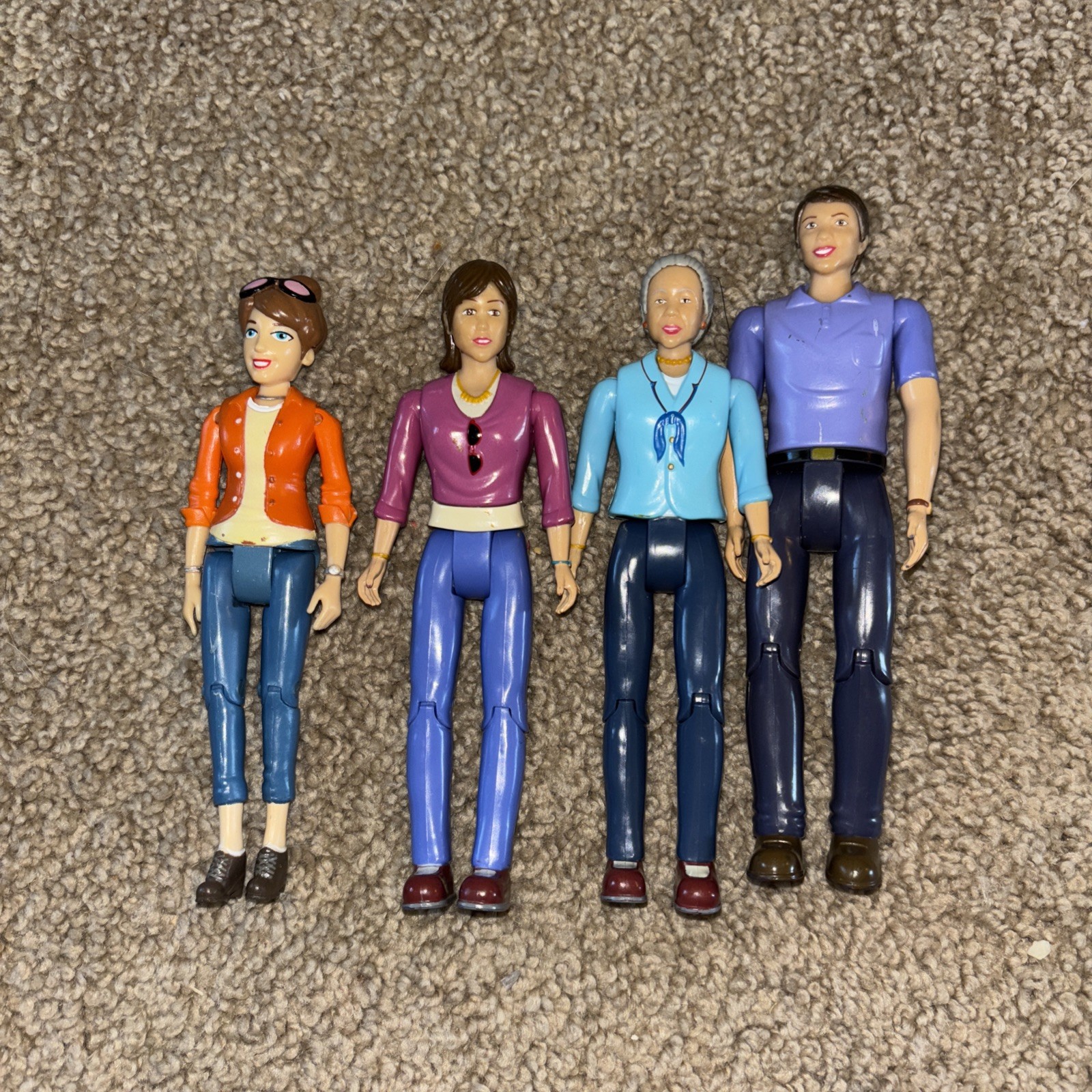 Beverly Hills Sweet Lil Family Dollhouse 4 Figures Lot Dad Mom Grandma Teen Girl