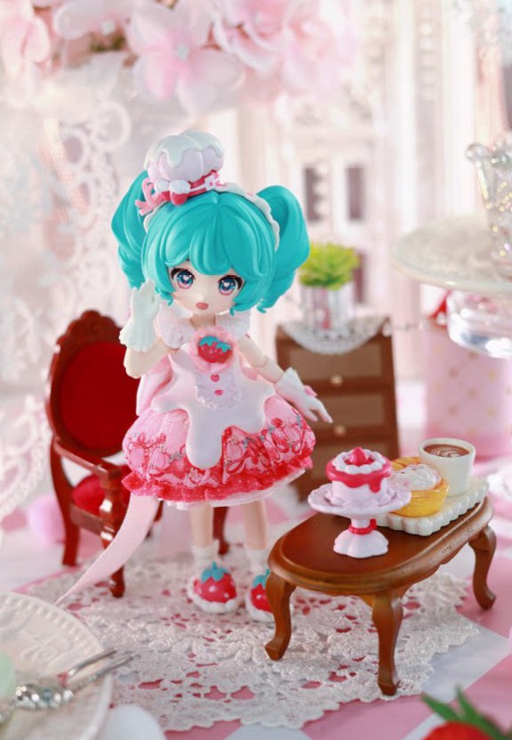 Blokees DaalaMode Series Hatsune Miku Strawberry Cake Limited Model Figure