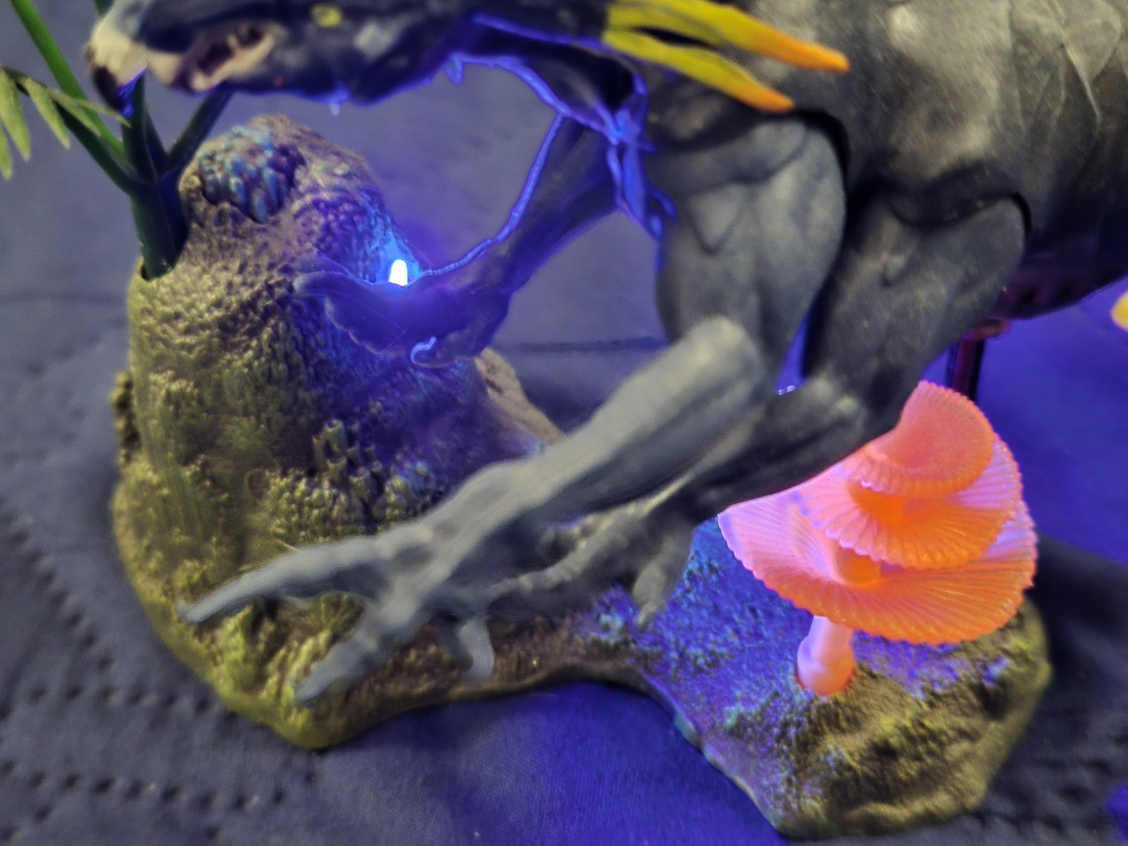 Jake Sully and Thanator Avatar James Cameron Light-up Figure