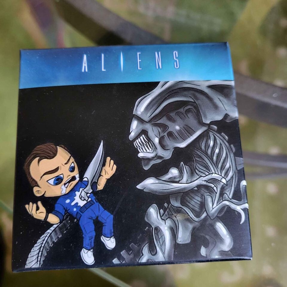 Thor vs Loki & Queen Takes Bishop Figure Loot Crate Exclusive Marvel Aliens