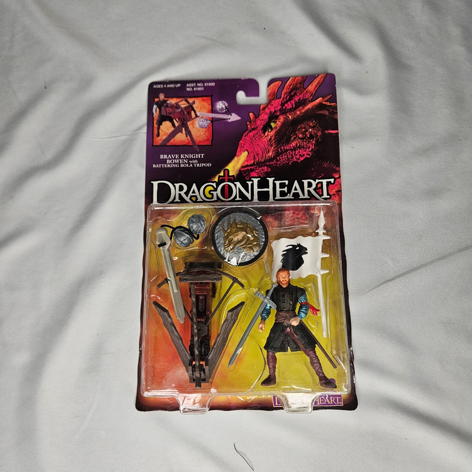 1995 DragonHeart Brave Knight Bowen Battering Bola Tripod Kenner MOC Sealed