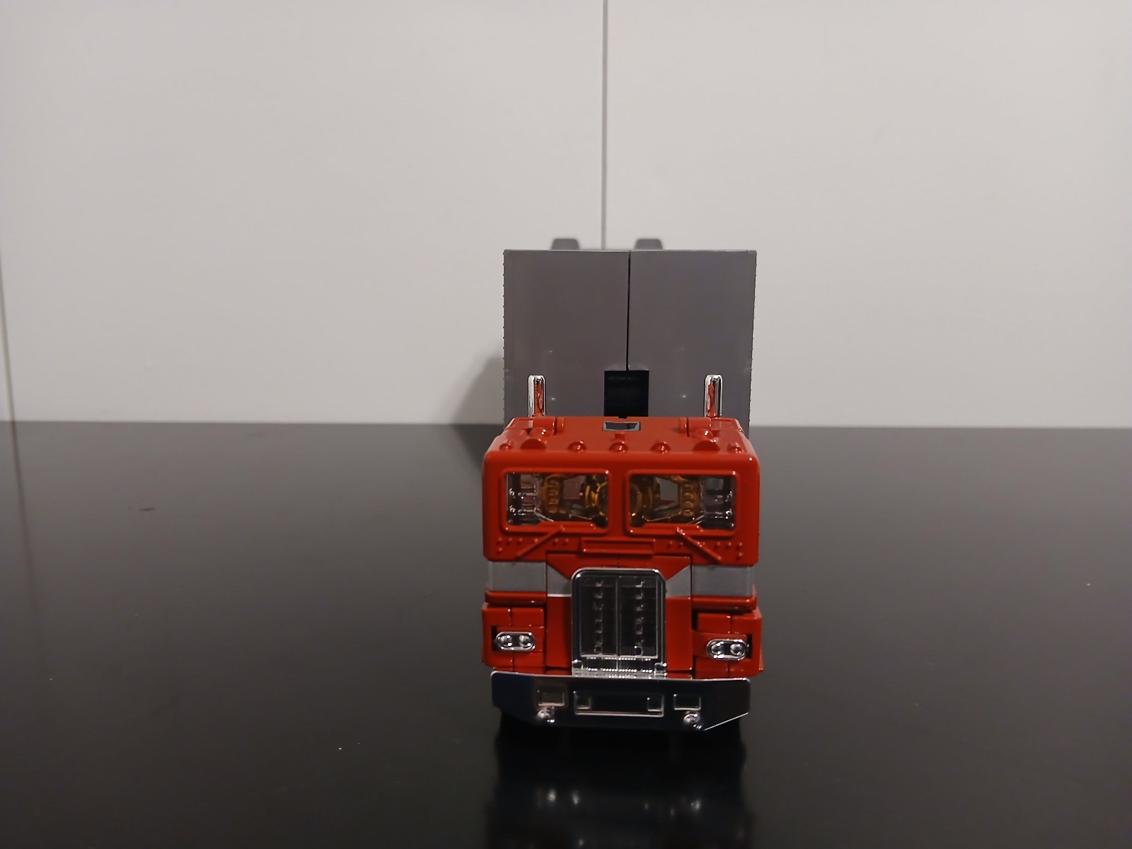 Transformers KC-01 KO Die-Cast Optimus Prime Missing Link G1 Trailer & Bumblebee