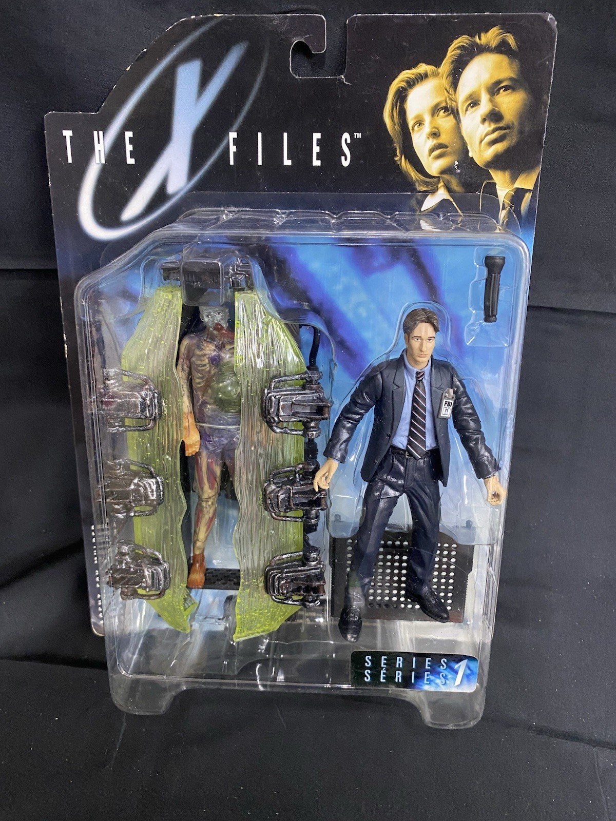 The X-Files Series 1 Agent Fox Mulder with Crypod Chamber 1998 vintage