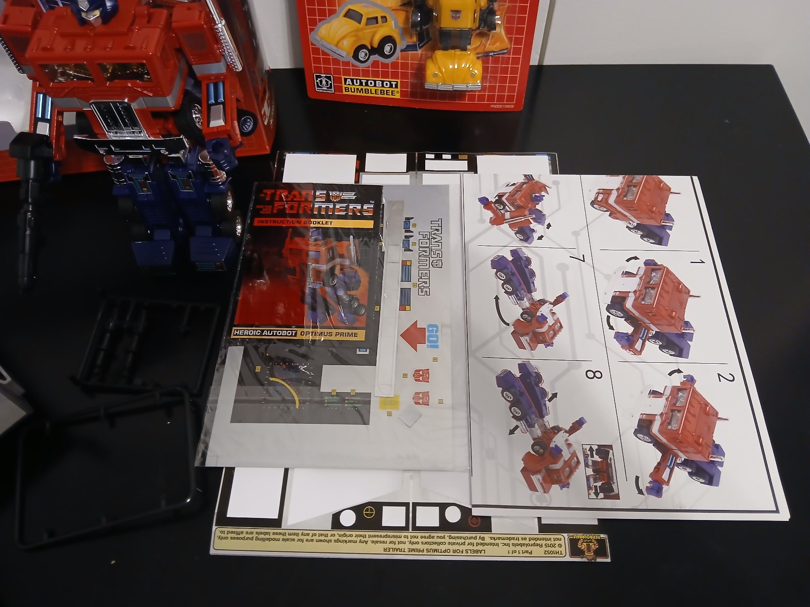 Transformers KC-01 KO Die-Cast Optimus Prime Missing Link G1 Trailer & Bumblebee