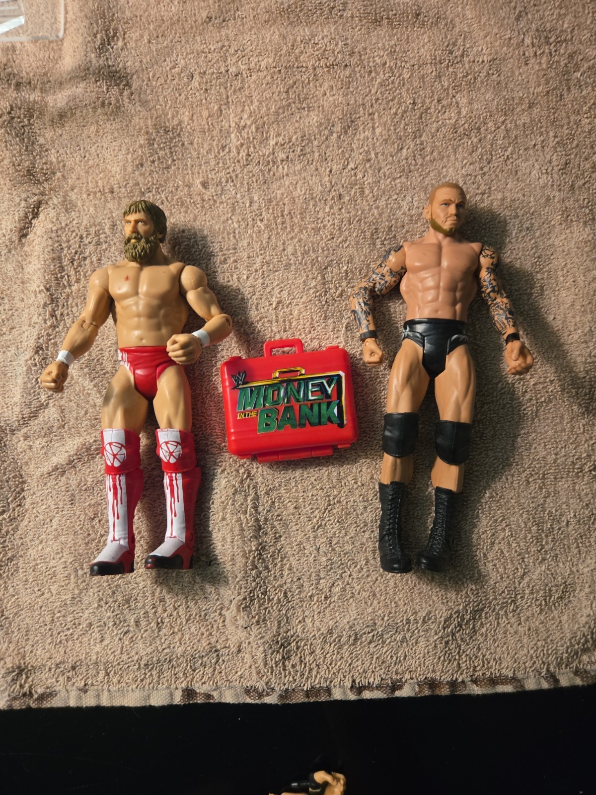 Mattel WWE Battle Pack Daniel Bryan vs Randy Orton w/ Money in Bank Briefcase